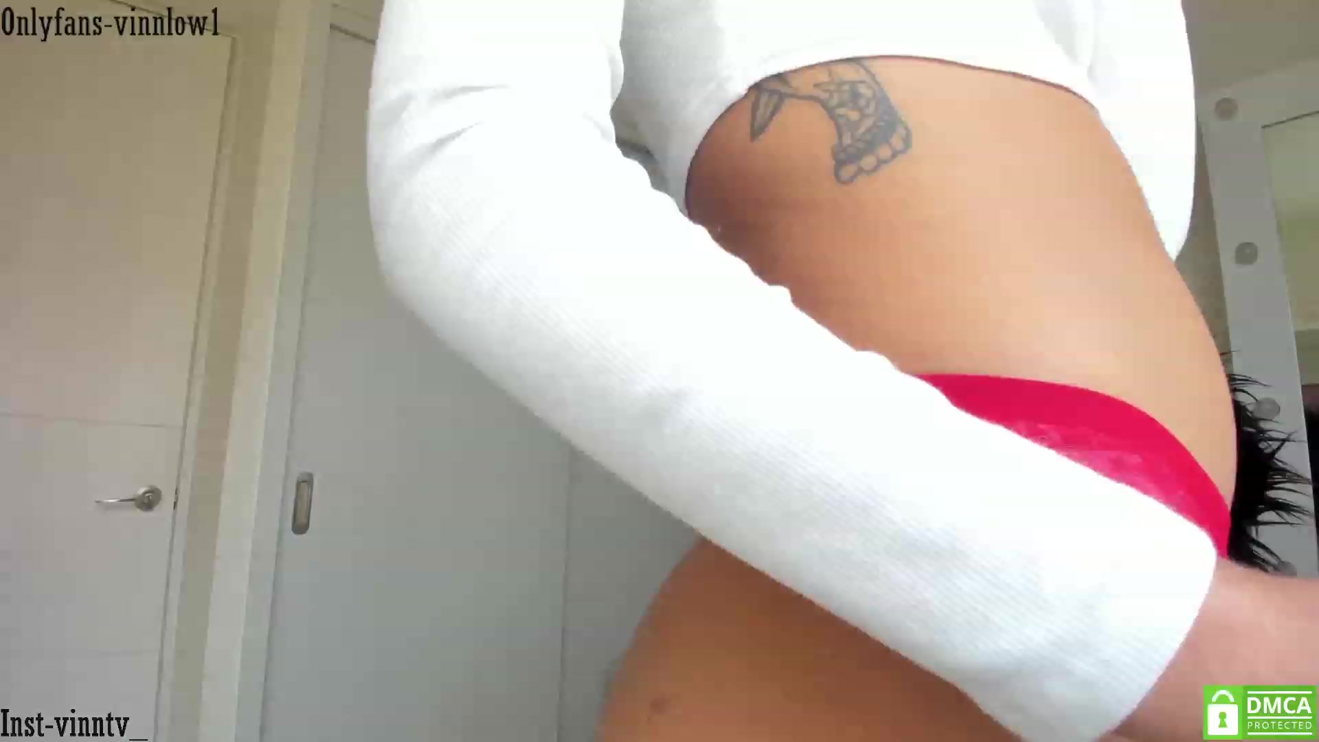 Gallery image thumbnail from Vinnlow's myfreecams stream on, 12/24/2022, 15:25 image 7 of 20