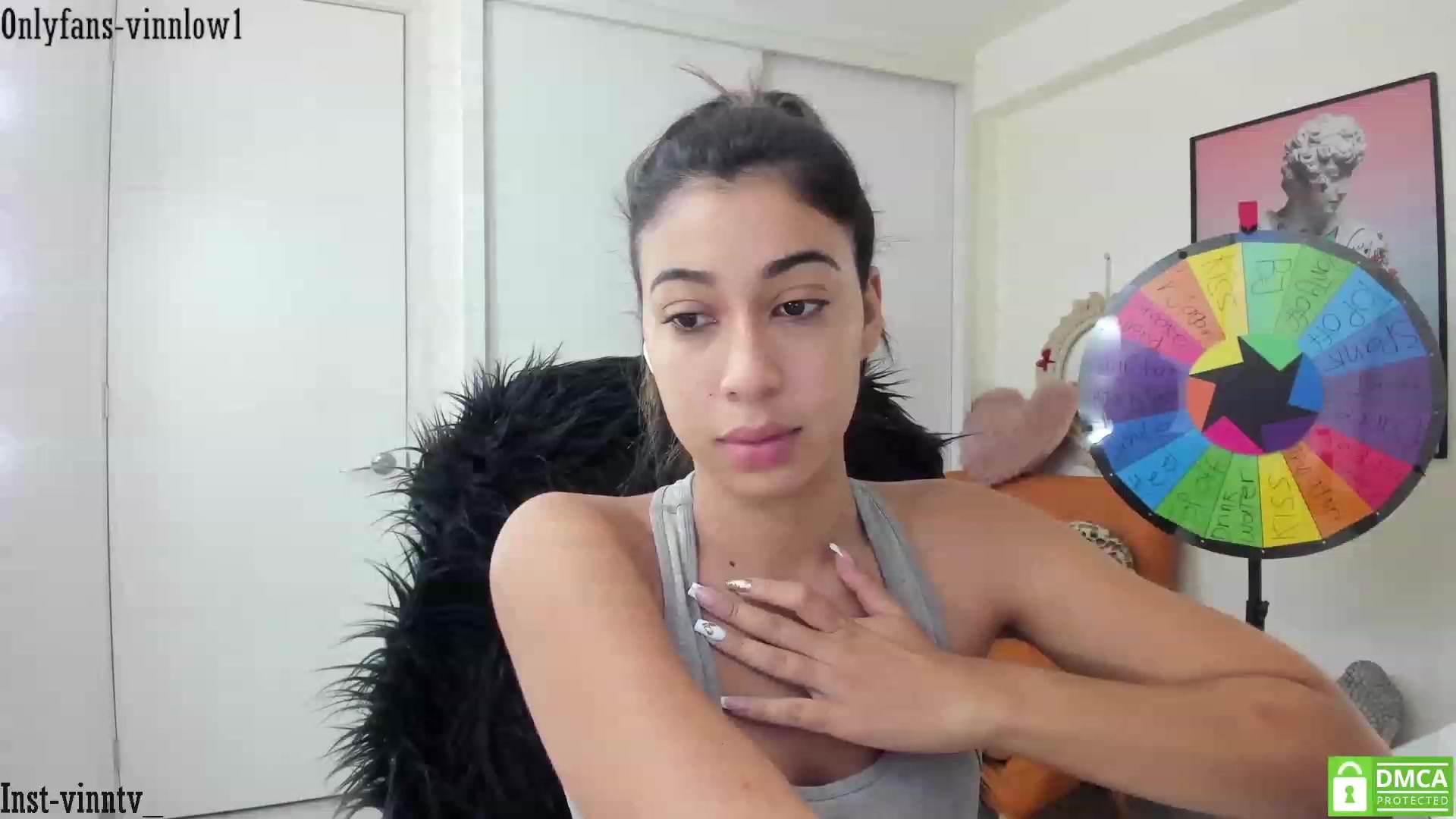 Gallery image thumbnail from Vinnlow's myfreecams stream on, 12/26/2022, 22:57 image 15 of 20