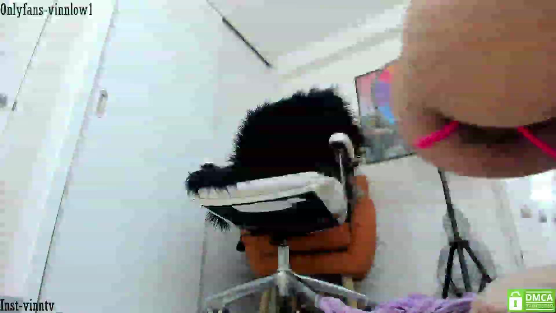 Gallery image thumbnail from Vinnlow's myfreecams stream on, 01/01/2023, 22:50 image 13 of 20