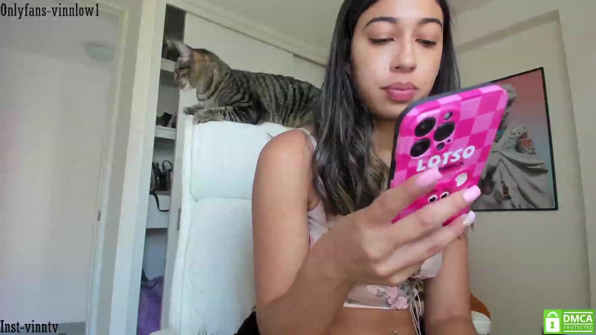 Gallery image thumbnail from Vinnlow's myfreecams stream on, 01/30/2023, 18:44 image 18 of 20