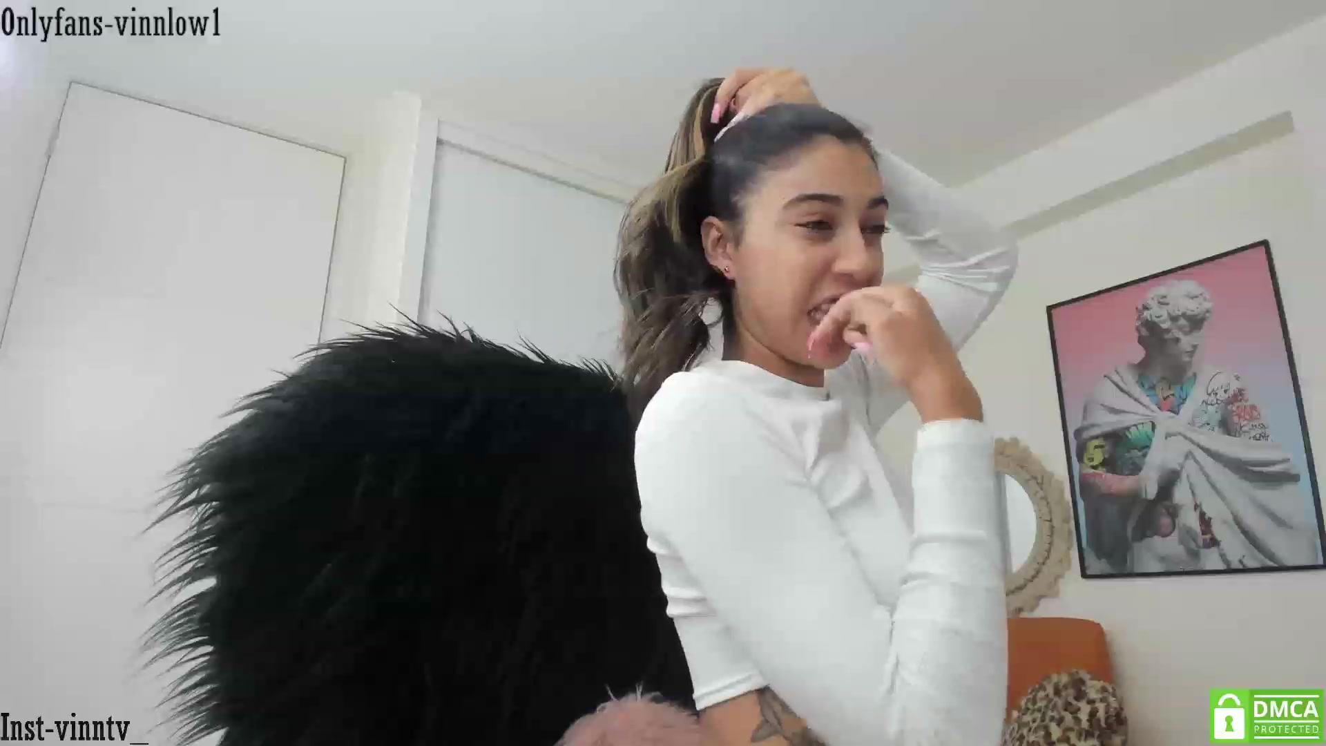 Gallery image thumbnail from Vinnlow's myfreecams stream on, 02/02/2023, 23:54 image 16 of 20