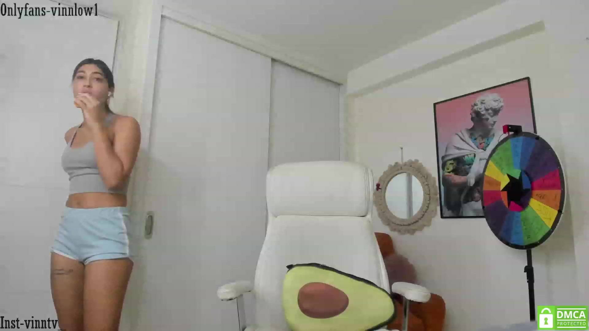 Gallery image thumbnail from Vinnlow's myfreecams stream on, 03/01/2023, 01:59 image 19 of 20