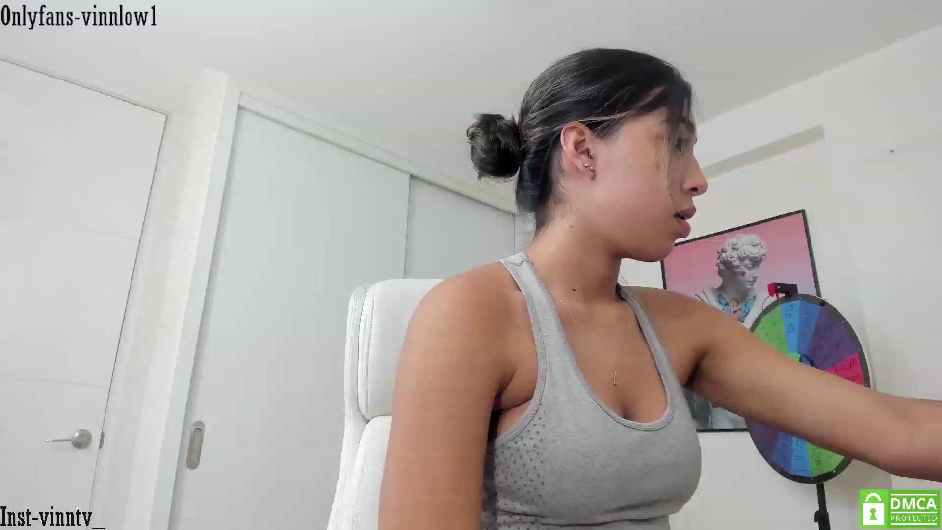 Gallery image thumbnail from Vinnlow's myfreecams stream on, 03/01/2023, 01:59 image 14 of 20
