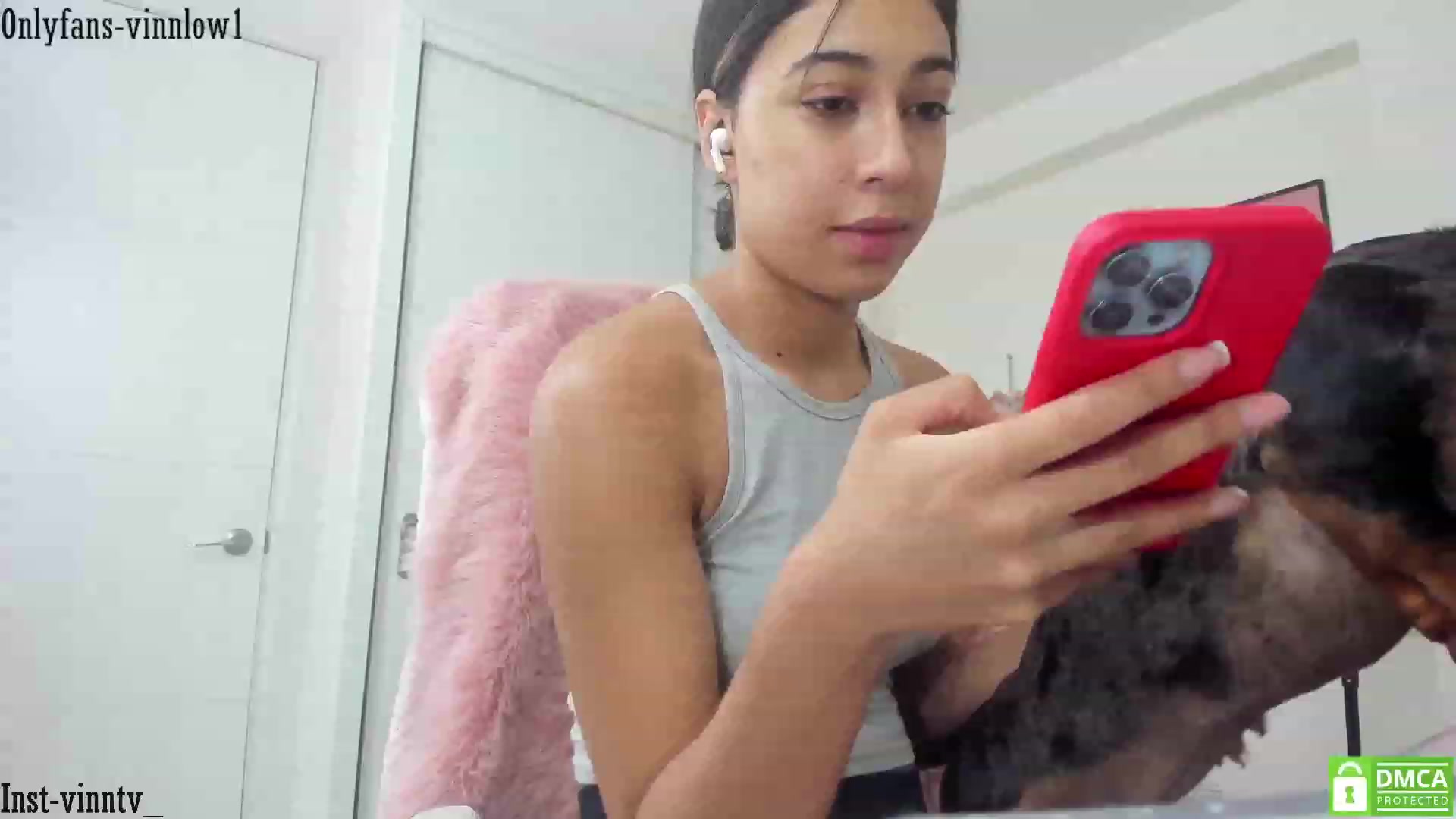 Gallery image thumbnail from Vinnlow's myfreecams stream on, 03/08/2023, 02:04 image 19 of 20