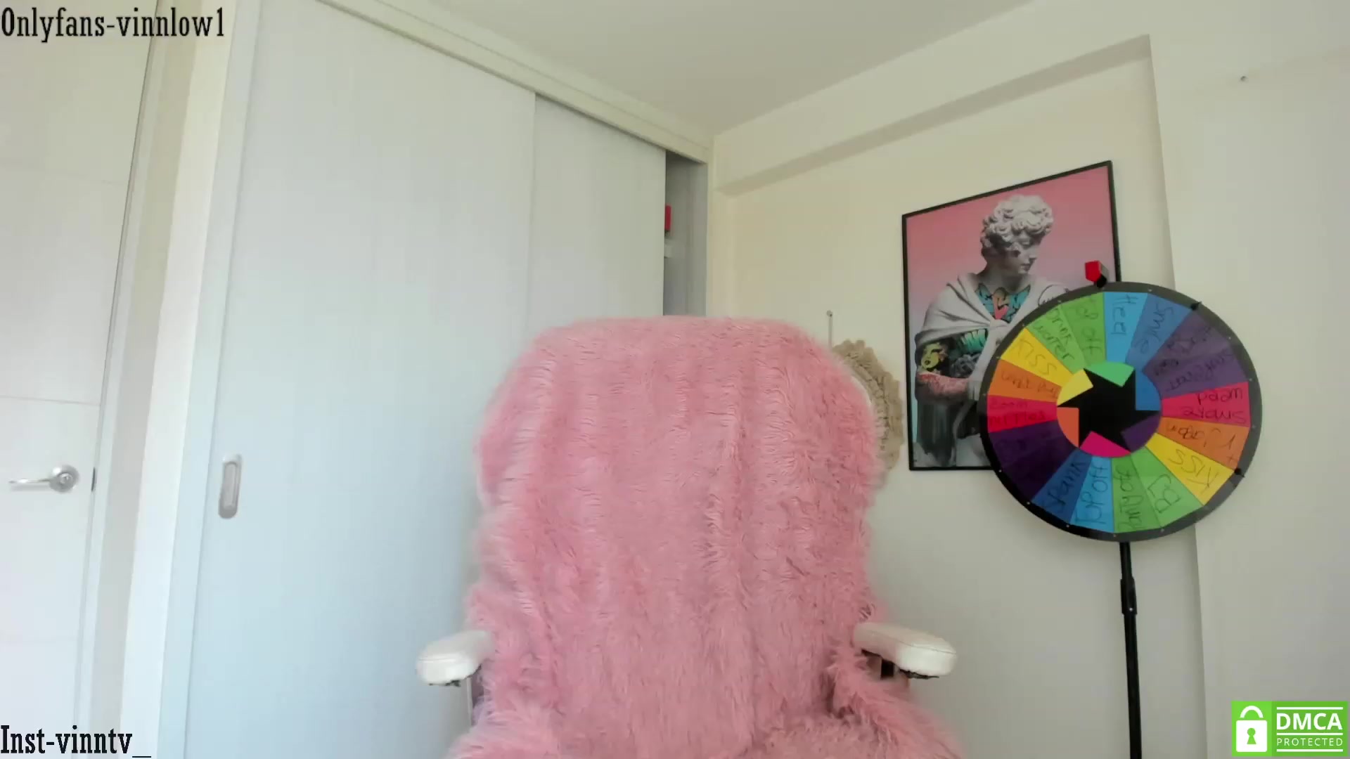 Gallery image thumbnail from Vinnlow's myfreecams stream on, 03/19/2023, 20:23 image 16 of 20