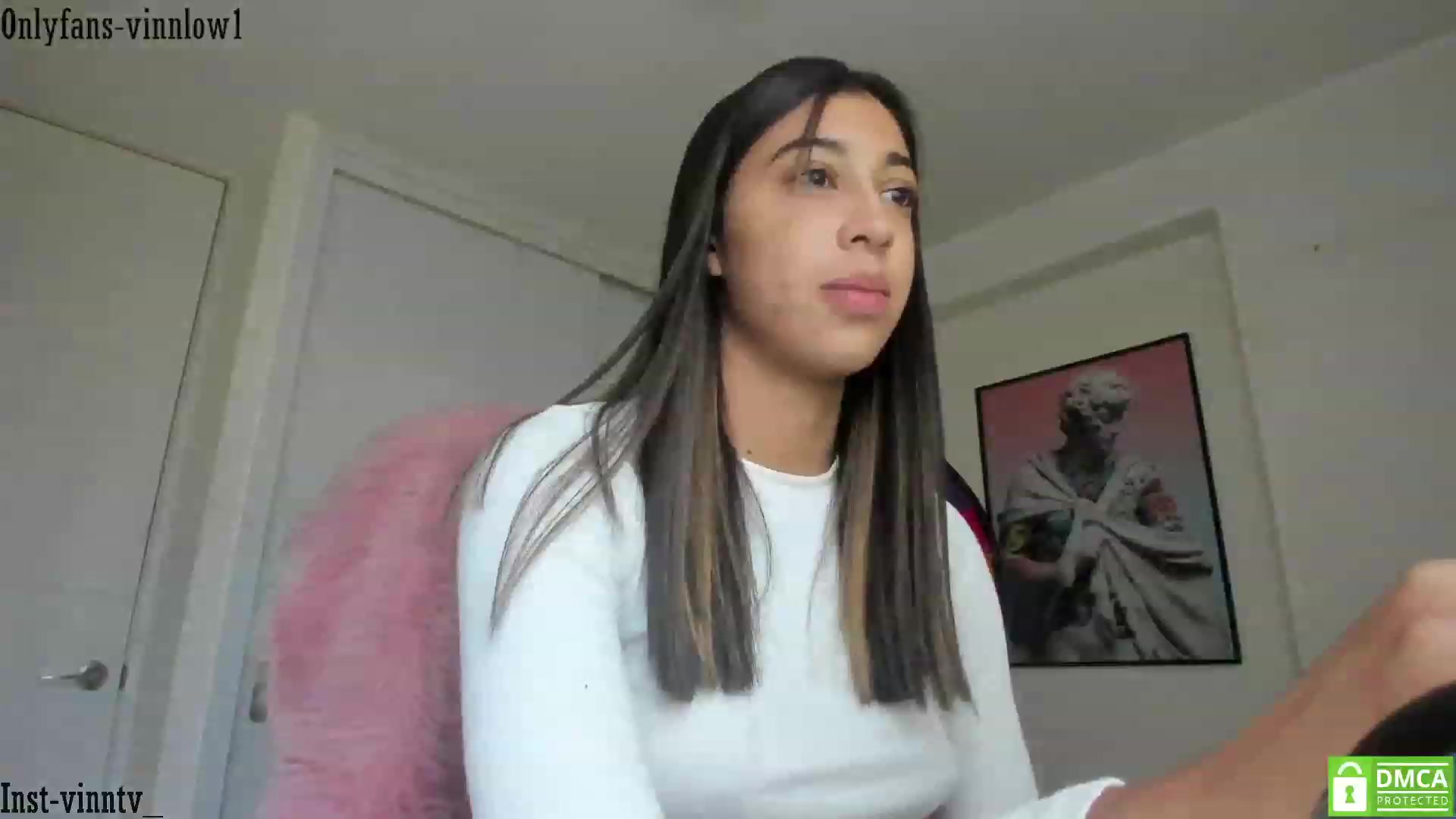 Gallery image thumbnail from Vinnlow's myfreecams stream on, 03/19/2023, 22:57 image 16 of 20