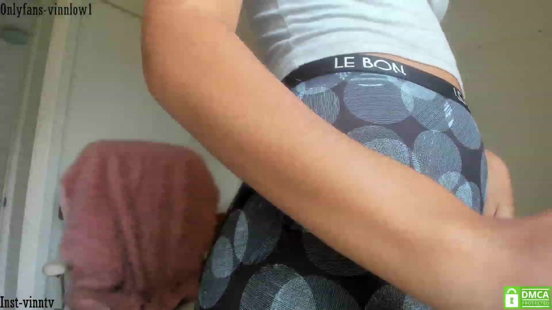 Gallery image thumbnail from Vinnlow's myfreecams stream on, 03/20/2023, 19:43 image 19 of 20