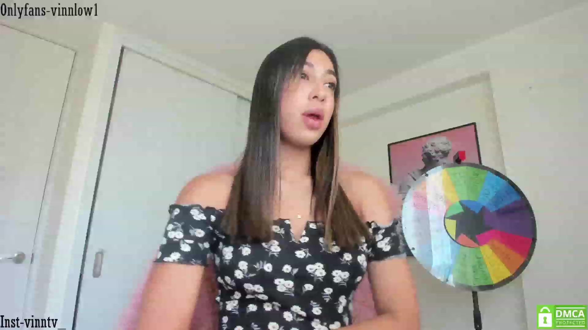 Gallery image thumbnail from Vinnlow's myfreecams stream on, 03/21/2023, 19:41 image 11 of 20
