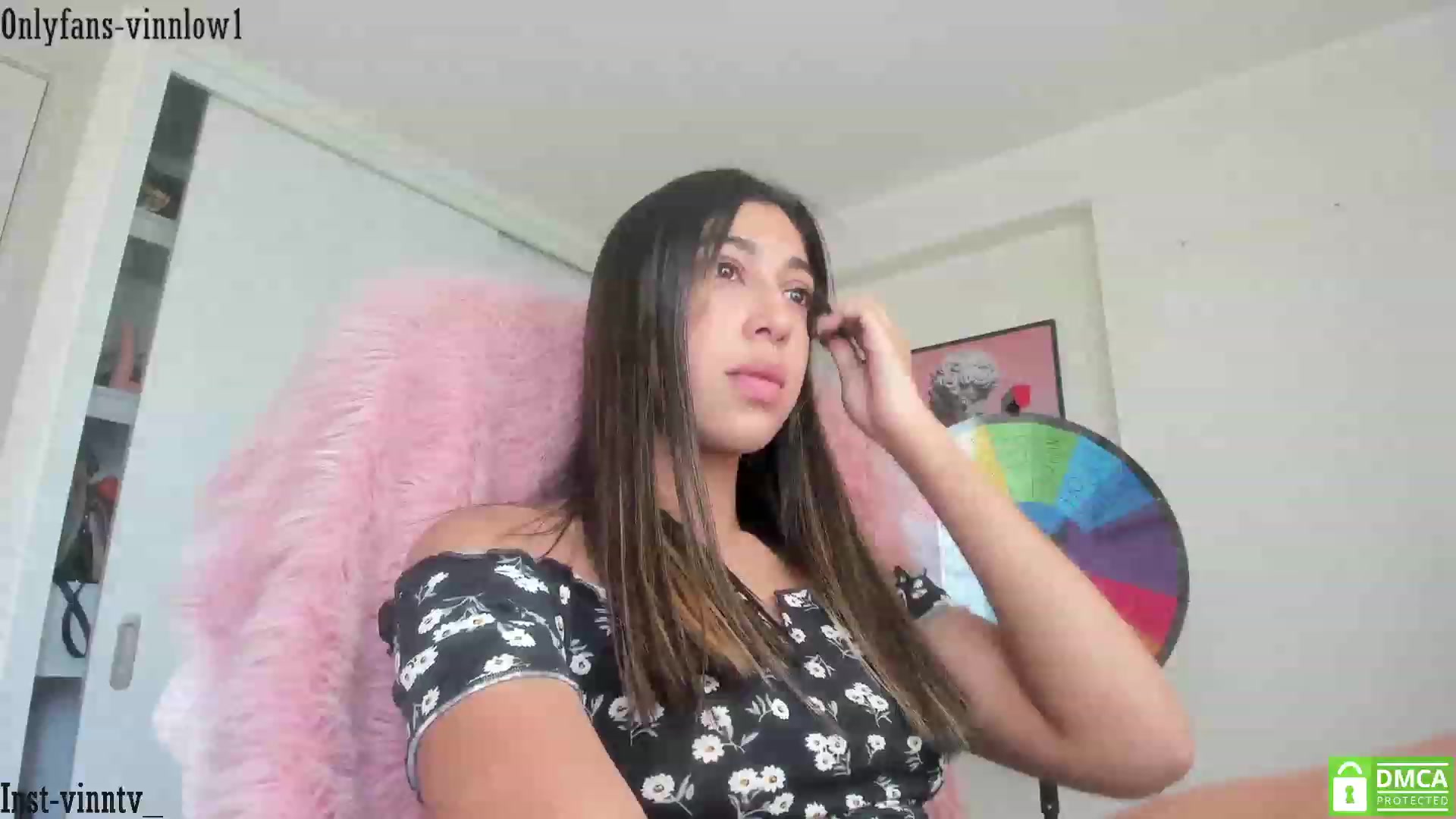 Gallery image thumbnail from Vinnlow's myfreecams stream on, 03/21/2023, 20:22 image 19 of 20