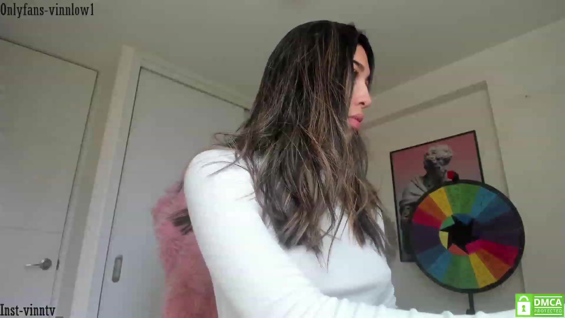 Gallery image thumbnail from Vinnlow's myfreecams stream on, 04/07/2023, 22:40 image 18 of 20