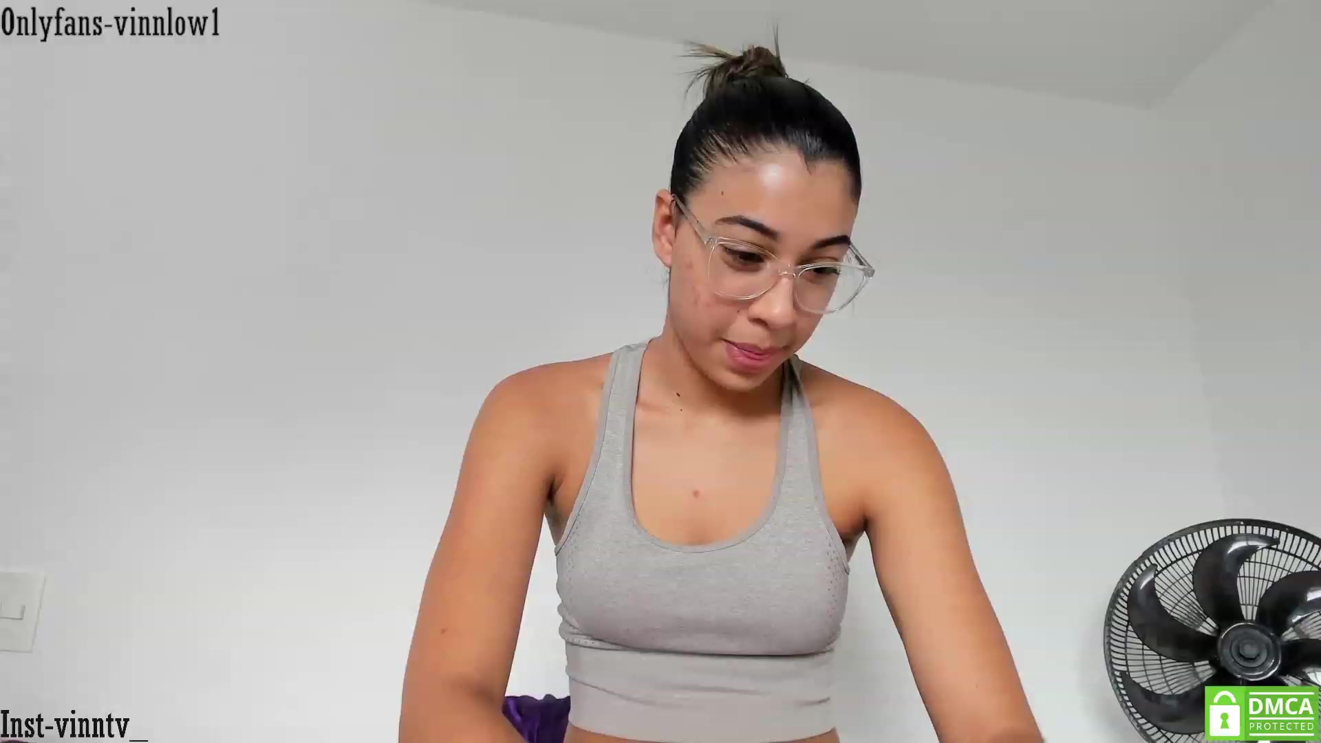 Gallery image thumbnail from Vinnlow's myfreecams stream on, 04/17/2023, 21:55 image 18 of 20