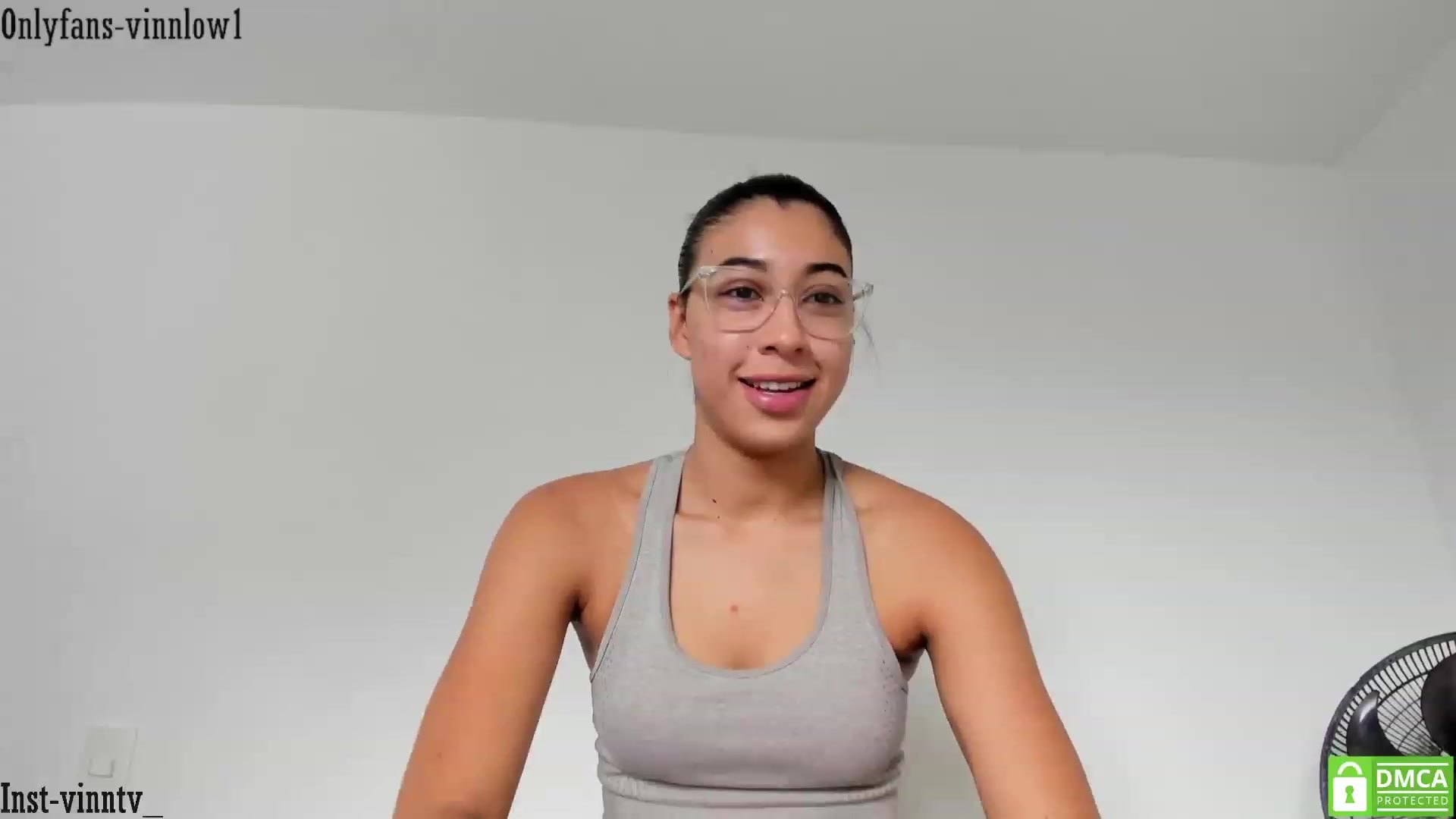 Gallery image thumbnail from Vinnlow's myfreecams stream on, 04/17/2023, 22:19 image 3 of 20