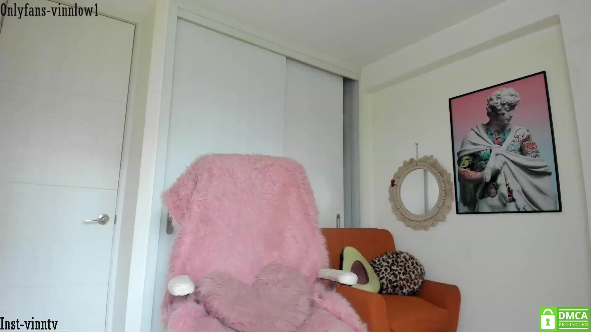 Gallery image thumbnail from Vinnlow's myfreecams stream on, 04/18/2023, 23:18 image 6 of 20