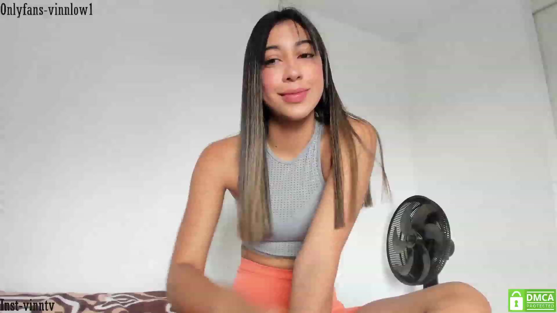Gallery image thumbnail from Vinnlow's myfreecams stream on, 04/25/2023, 18:36 image 15 of 20