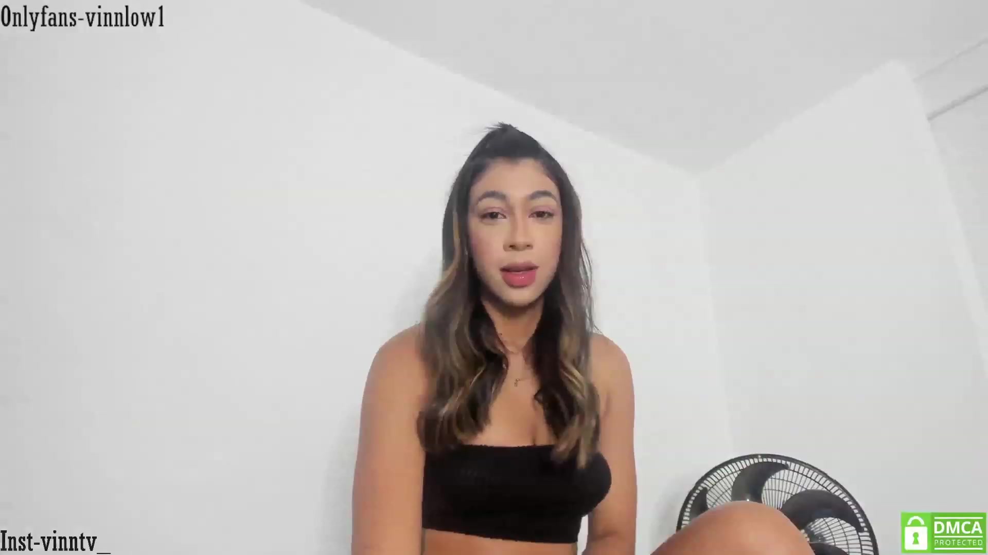 Gallery image thumbnail from Vinnlow's myfreecams stream on, 05/13/2023, 23:28 image 15 of 20