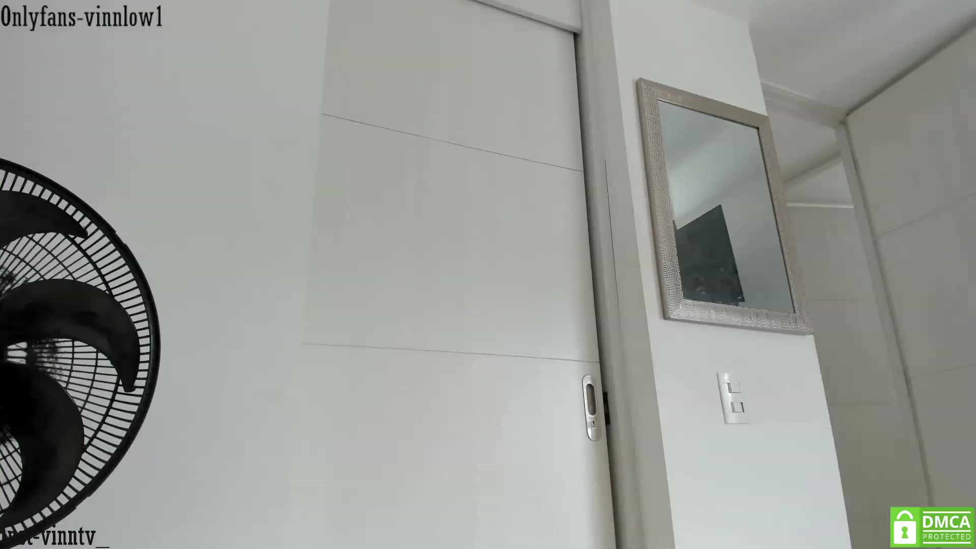 Gallery image thumbnail from Vinnlow's myfreecams stream on, 05/17/2023, 16:31 image 8 of 20