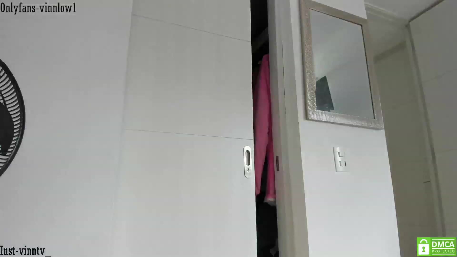 Gallery image thumbnail from Vinnlow's myfreecams stream on, 06/06/2023, 16:10 image 16 of 20
