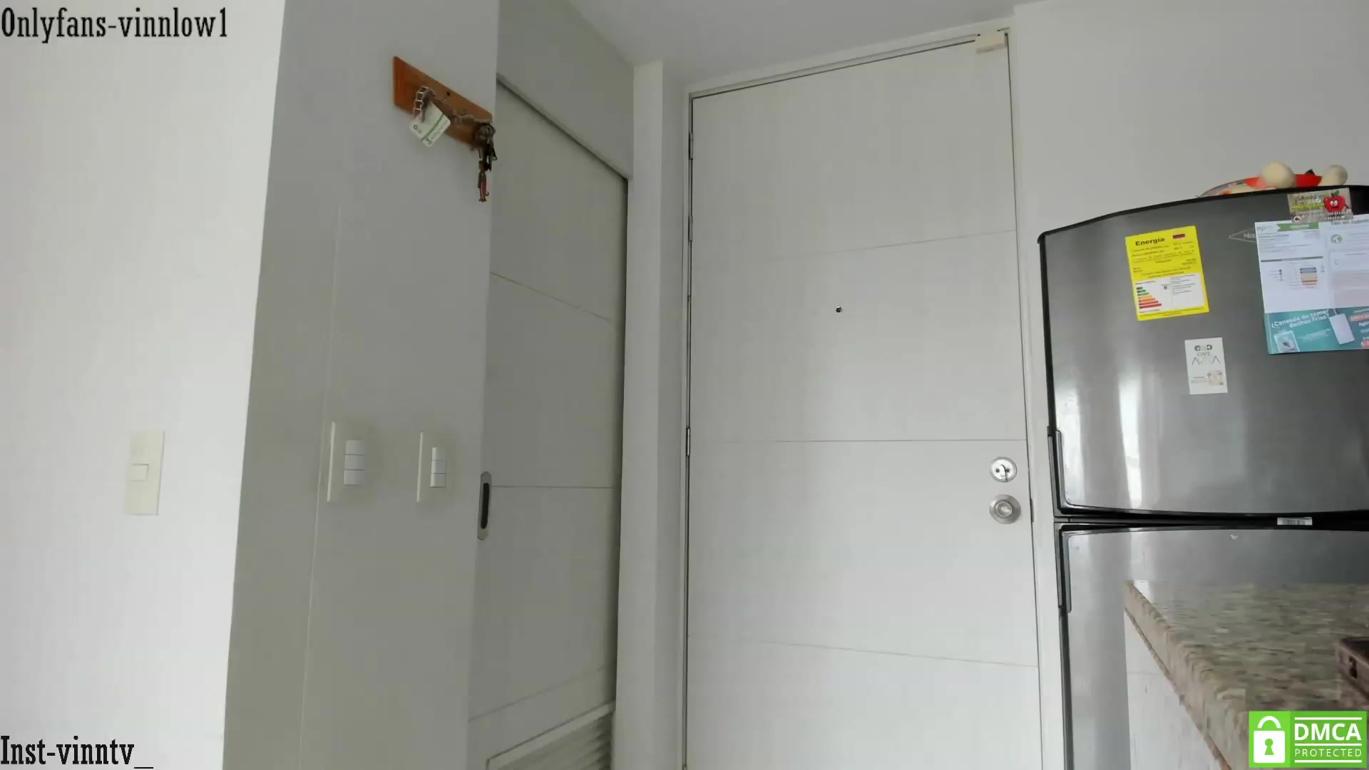 Gallery image thumbnail from Vinnlow's myfreecams stream on, 06/07/2023, 15:13 image 19 of 20
