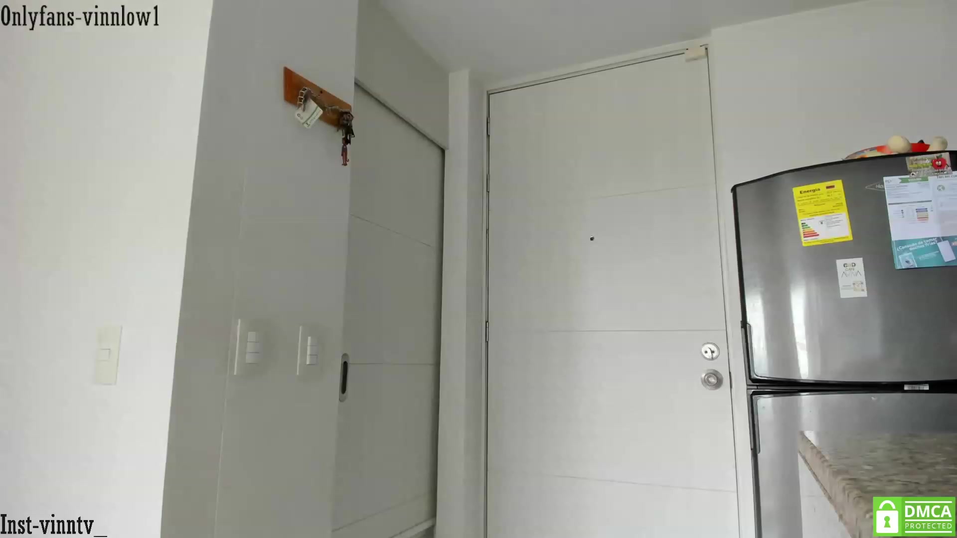 Gallery image thumbnail from Vinnlow's myfreecams stream on, 06/07/2023, 15:13 image 12 of 20