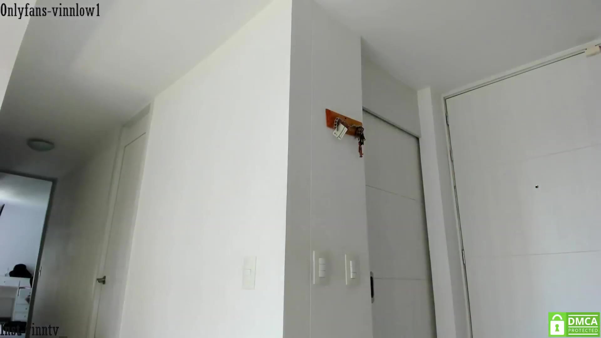 Gallery image thumbnail from Vinnlow's myfreecams stream on, 06/07/2023, 17:31 image 15 of 20