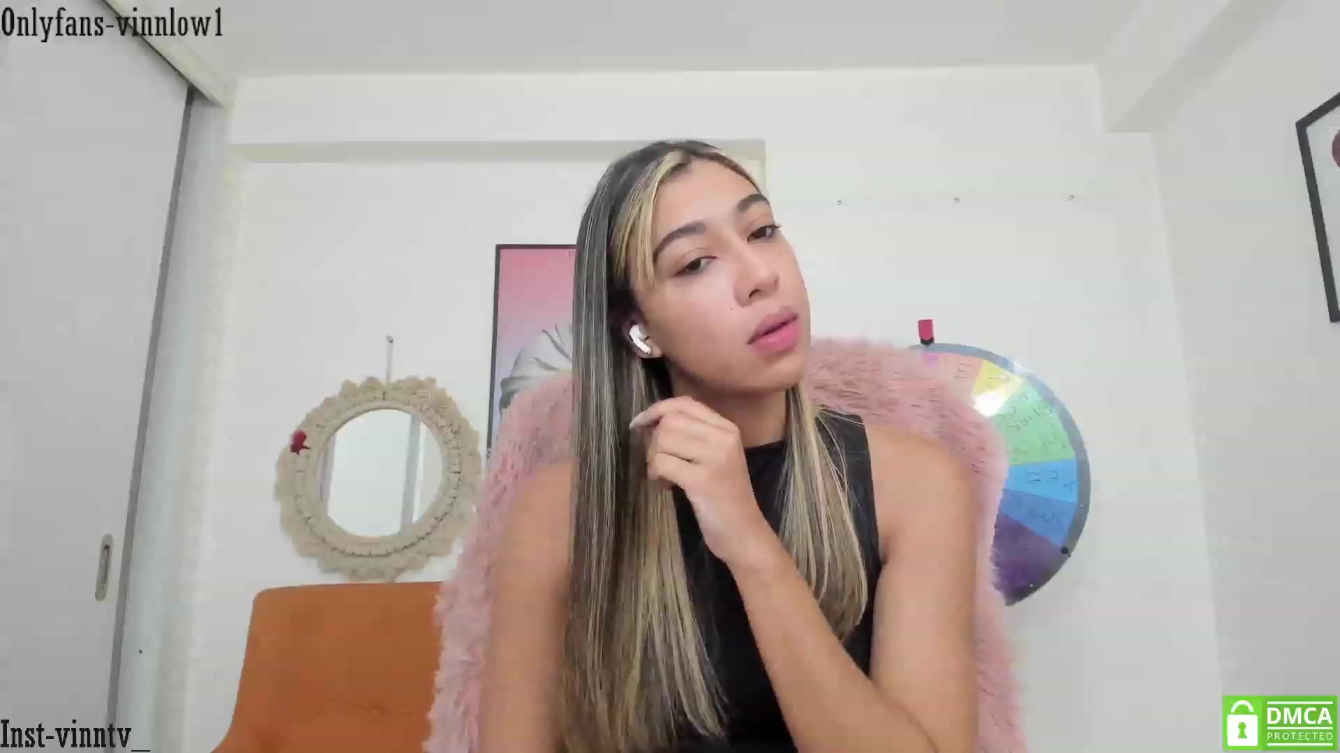 Gallery image thumbnail from Vinnlow's myfreecams stream on, 07/23/2023, 24:00 image 17 of 20