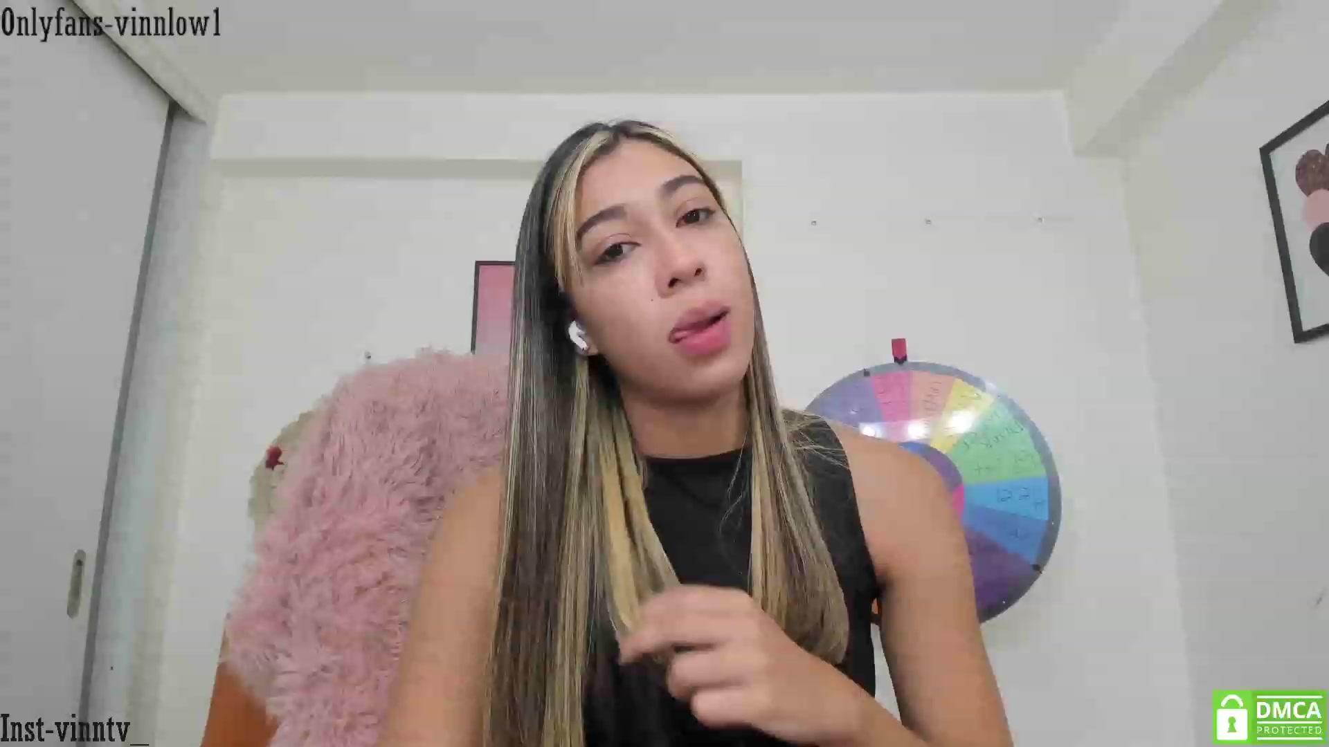 Gallery image thumbnail from Vinnlow's myfreecams stream on, 07/23/2023, 24:00 image 11 of 20