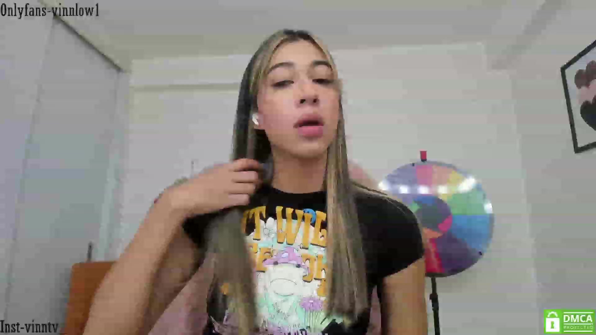 Gallery image thumbnail from Vinnlow's myfreecams stream on, 08/17/2023, 24:27 image 3 of 20