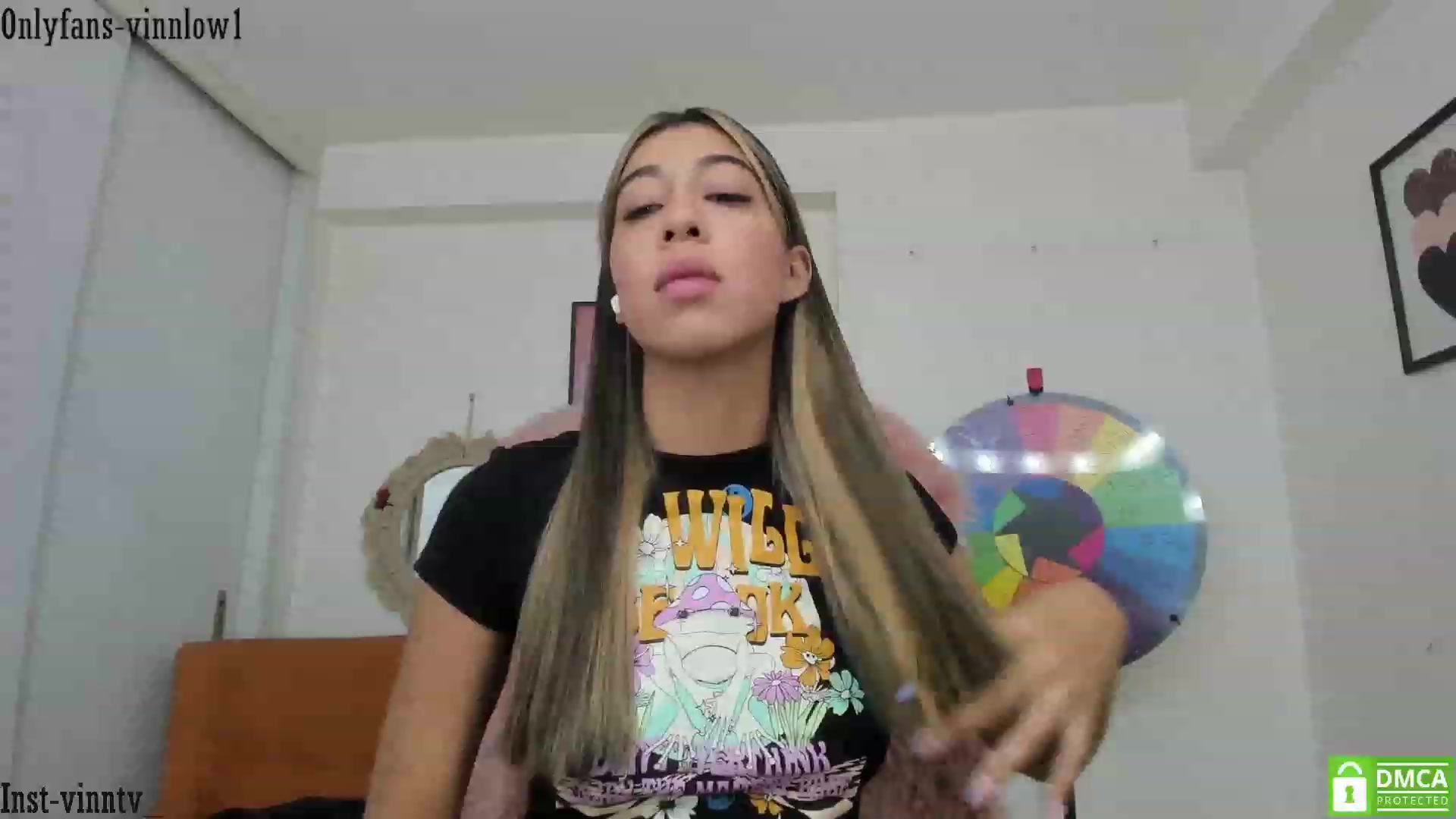 Gallery image thumbnail from Vinnlow's myfreecams stream on, 08/17/2023, 24:27 image 4 of 20