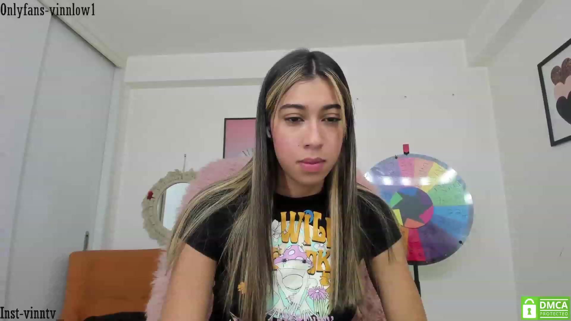 Gallery image thumbnail from Vinnlow's myfreecams stream on, 08/17/2023, 24:27 image 5 of 20
