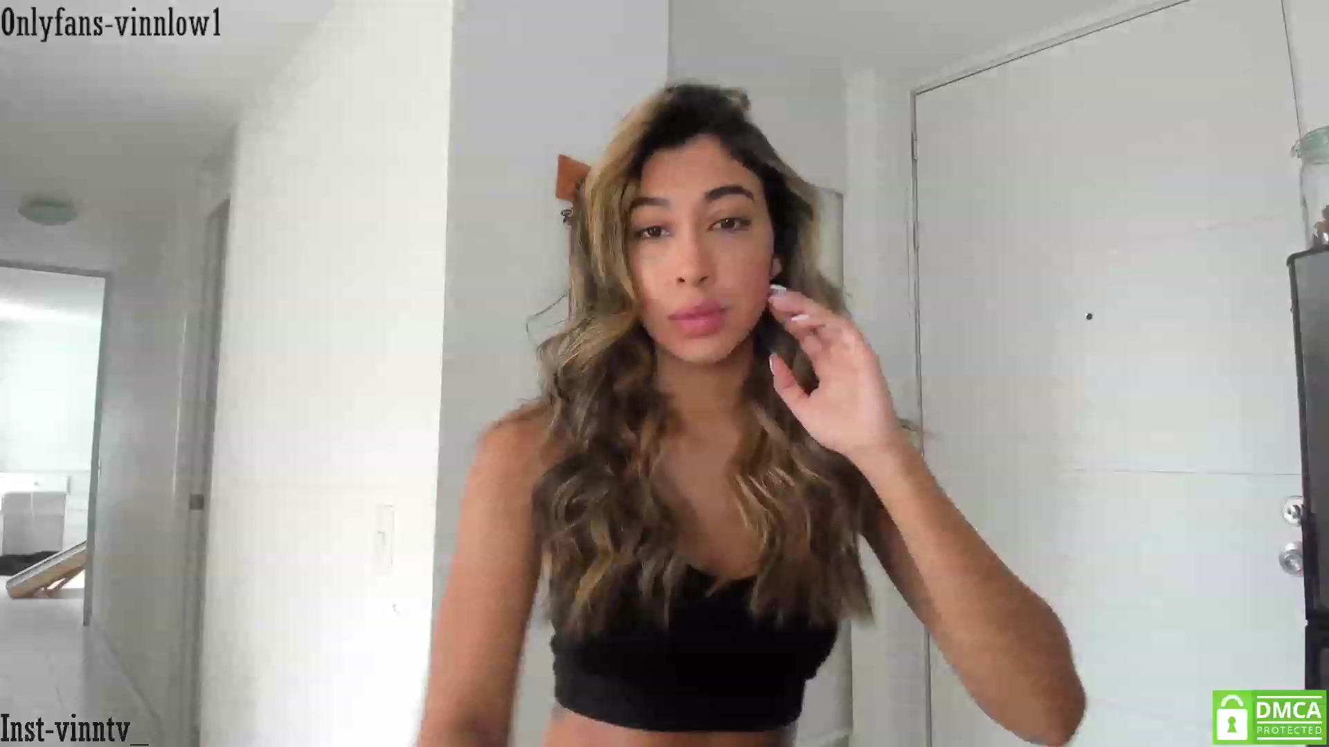 Gallery image thumbnail from Vinnlow's myfreecams stream on, 10/19/2023, 17:22 image 9 of 20