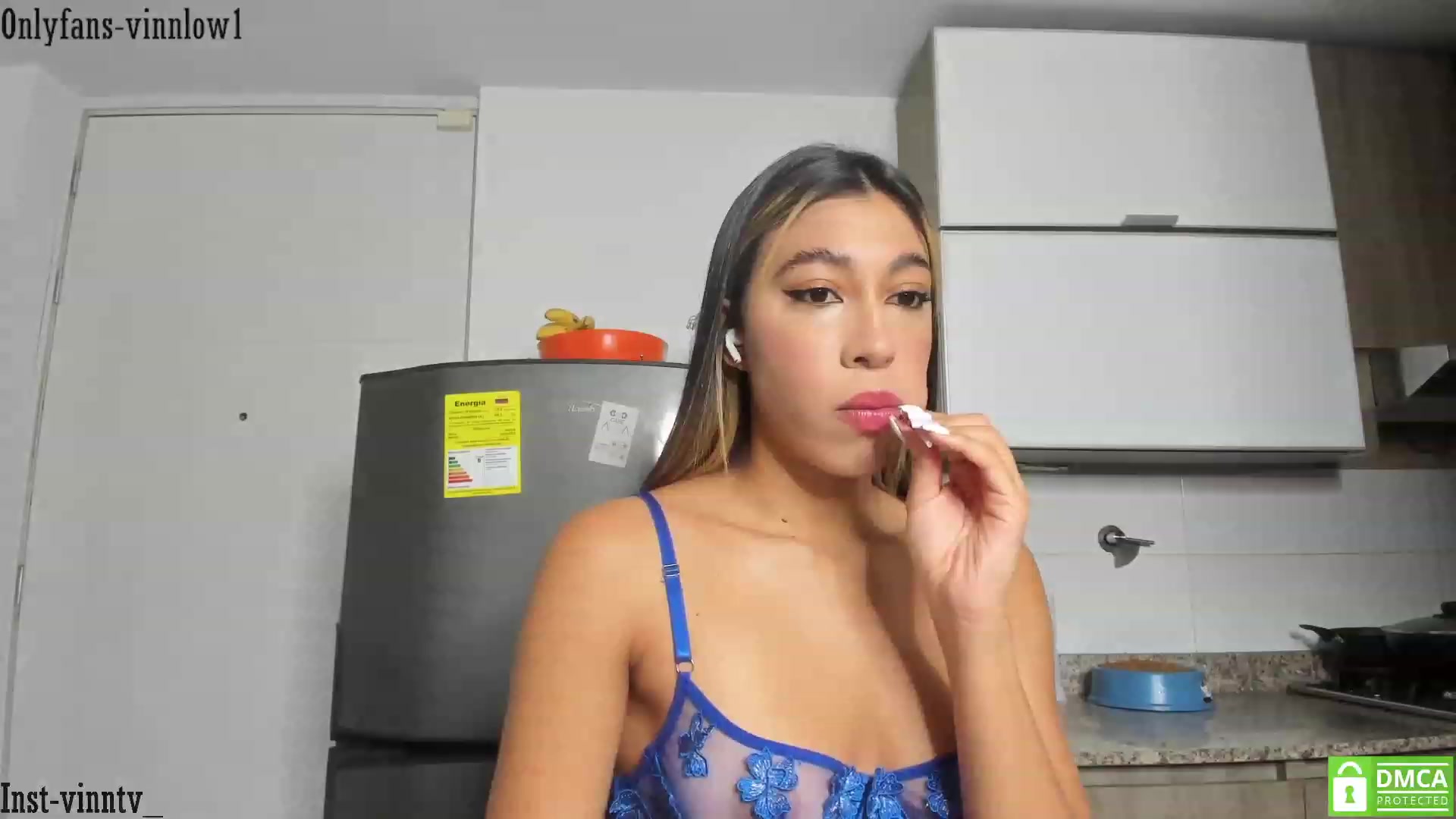 Gallery image thumbnail from Vinnlow's myfreecams stream on, 10/29/2023, 24:50 image 7 of 20