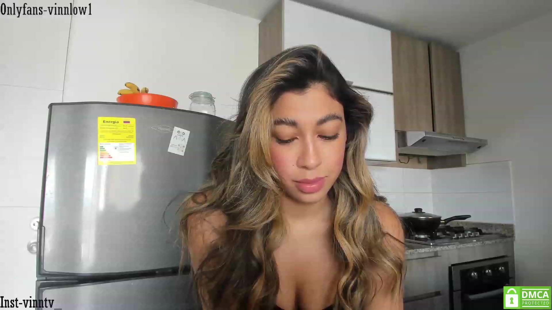 Gallery image thumbnail from Vinnlow's myfreecams stream on, 10/29/2023, 17:22 image 17 of 20