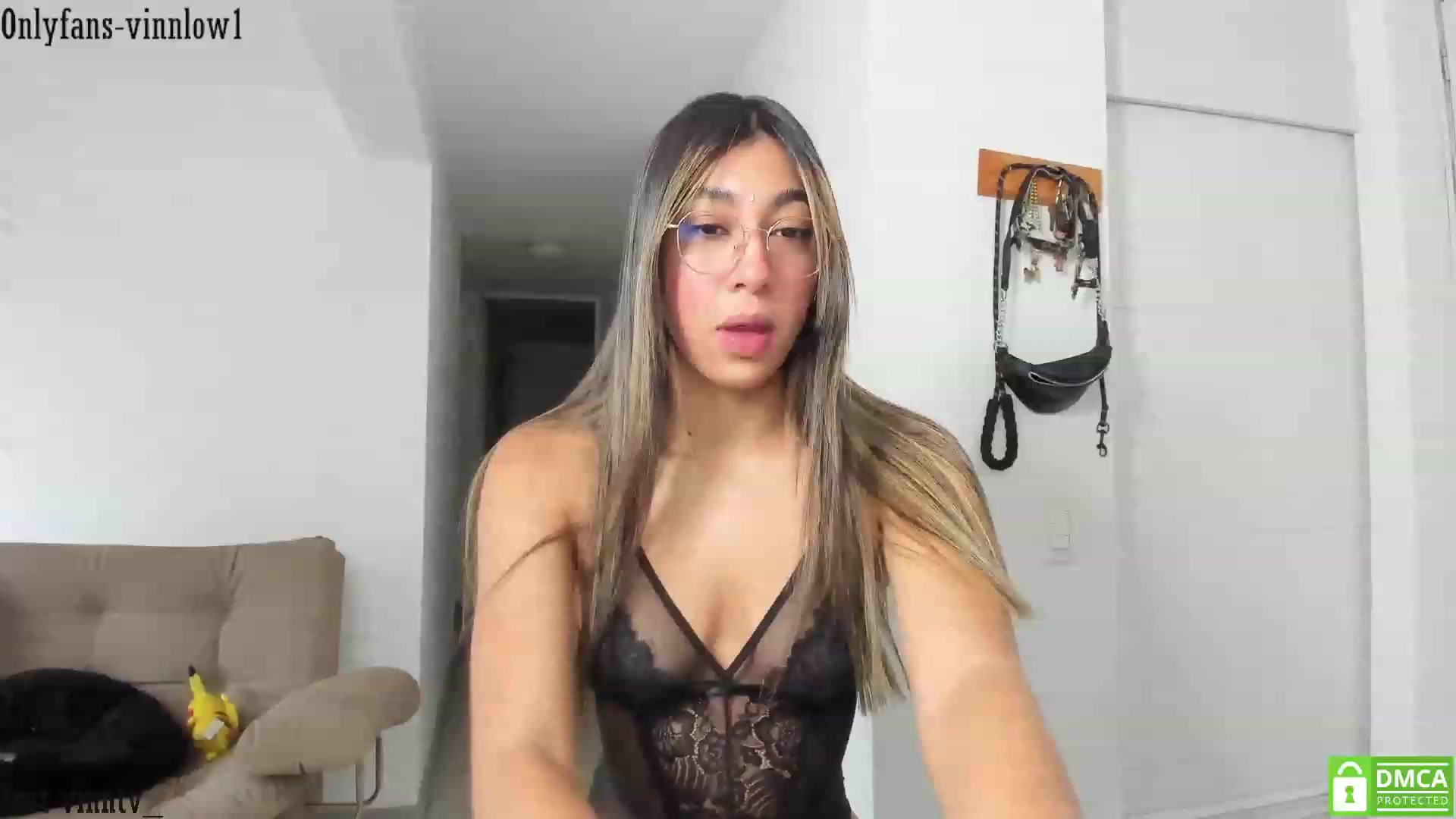 Gallery image thumbnail from Vinnlow's myfreecams stream on, 11/16/2023, 21:15 image 16 of 20