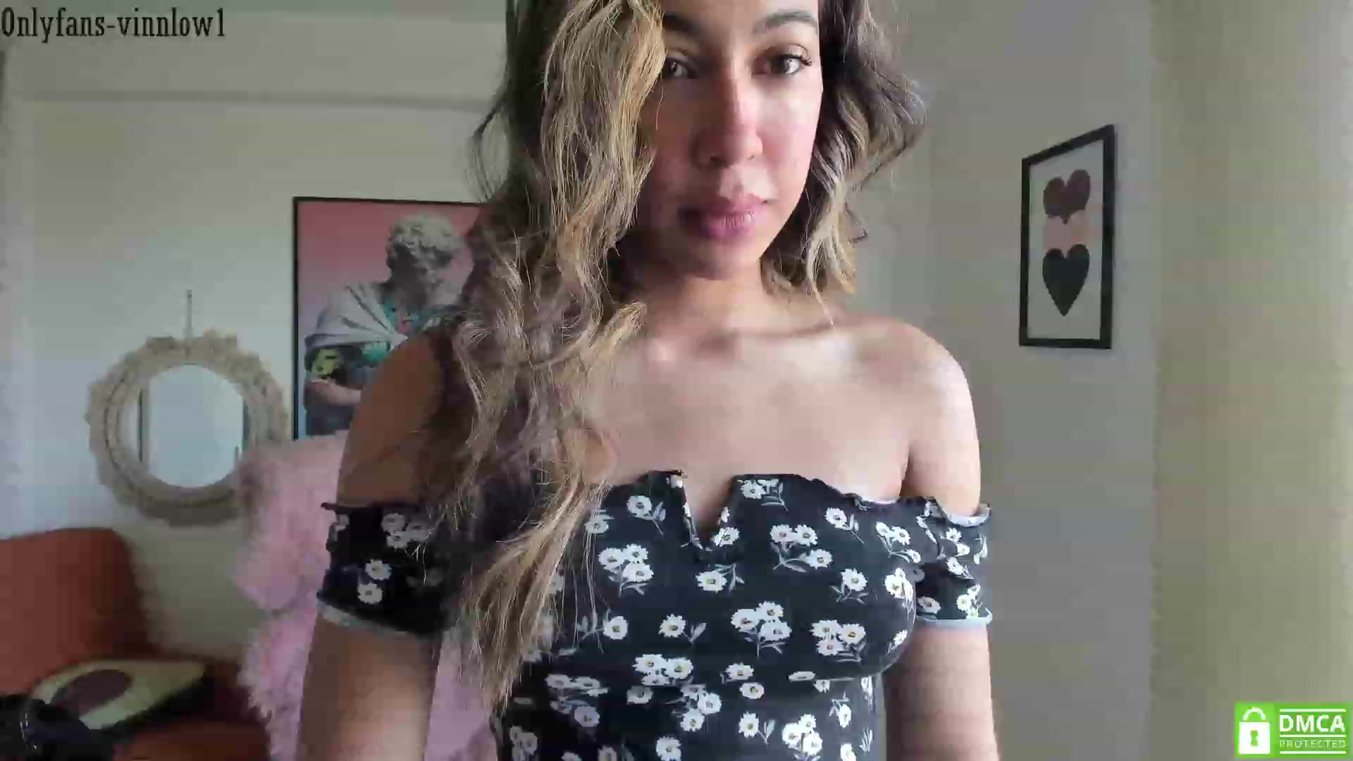 Gallery image thumbnail from Vinnlow's myfreecams stream on, 12/01/2023, 13:14 image 6 of 20