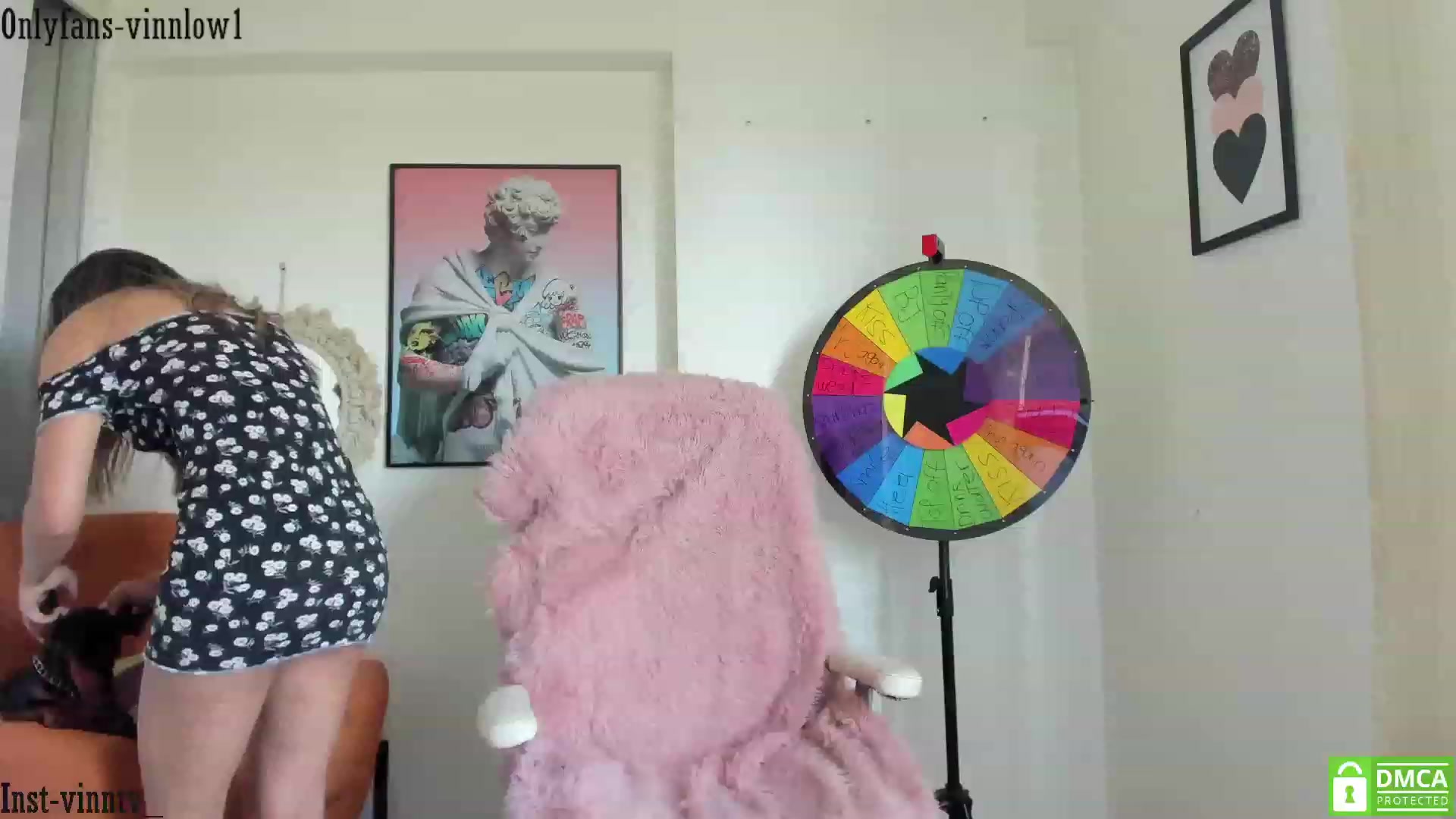 Gallery image thumbnail from Vinnlow's myfreecams stream on, 12/01/2023, 13:14 image 3 of 20