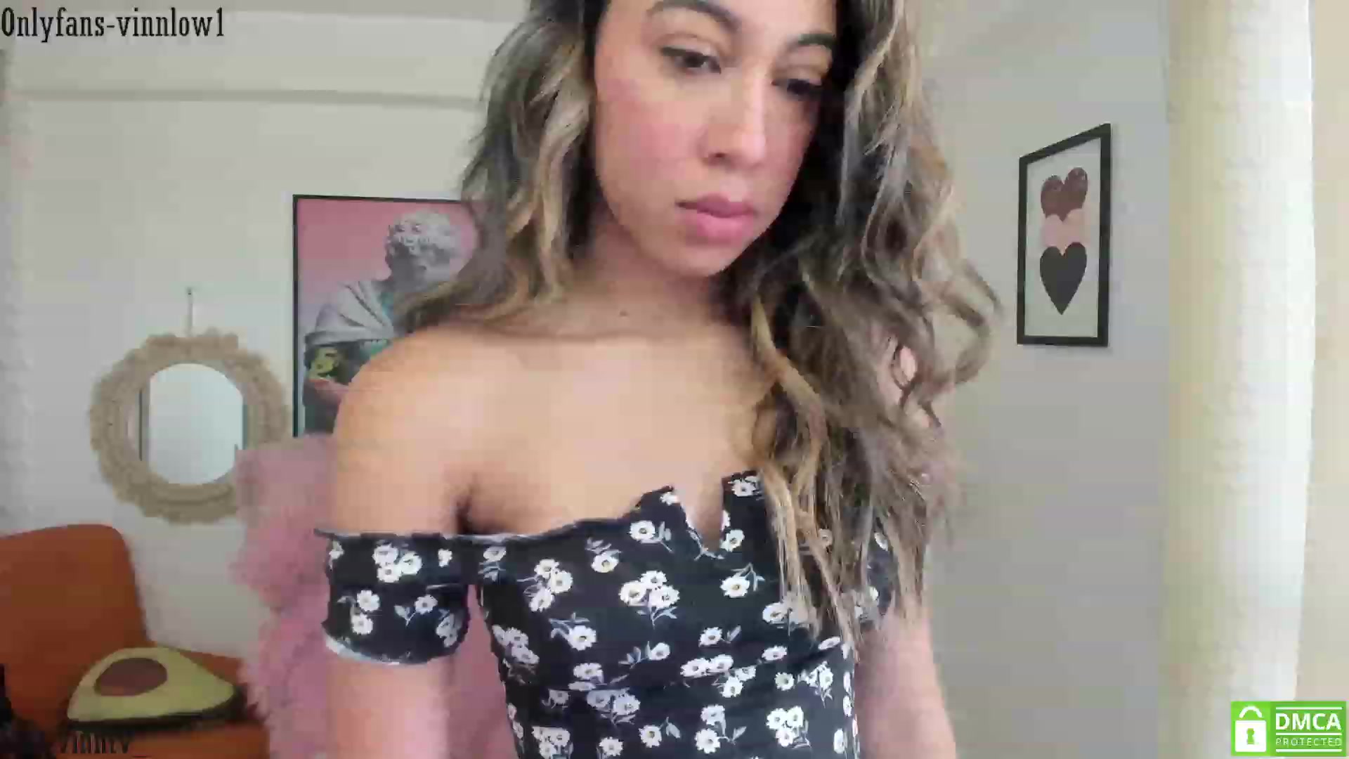 Gallery image thumbnail from Vinnlow's myfreecams stream on, 12/01/2023, 13:14 image 10 of 20