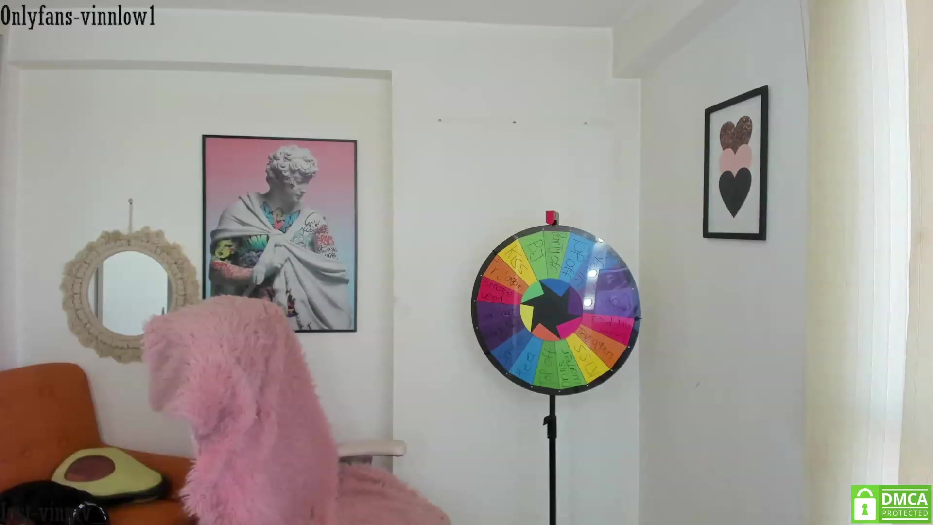 Gallery image thumbnail from Vinnlow's myfreecams stream on, 12/01/2023, 13:14 image 13 of 20