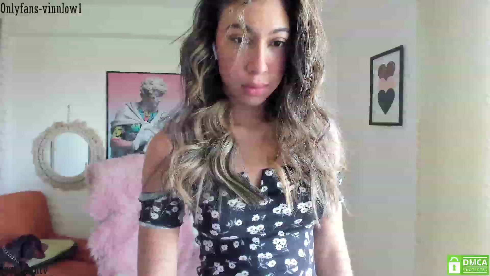 Gallery image thumbnail from Vinnlow's myfreecams stream on, 12/01/2023, 13:14 image 4 of 20