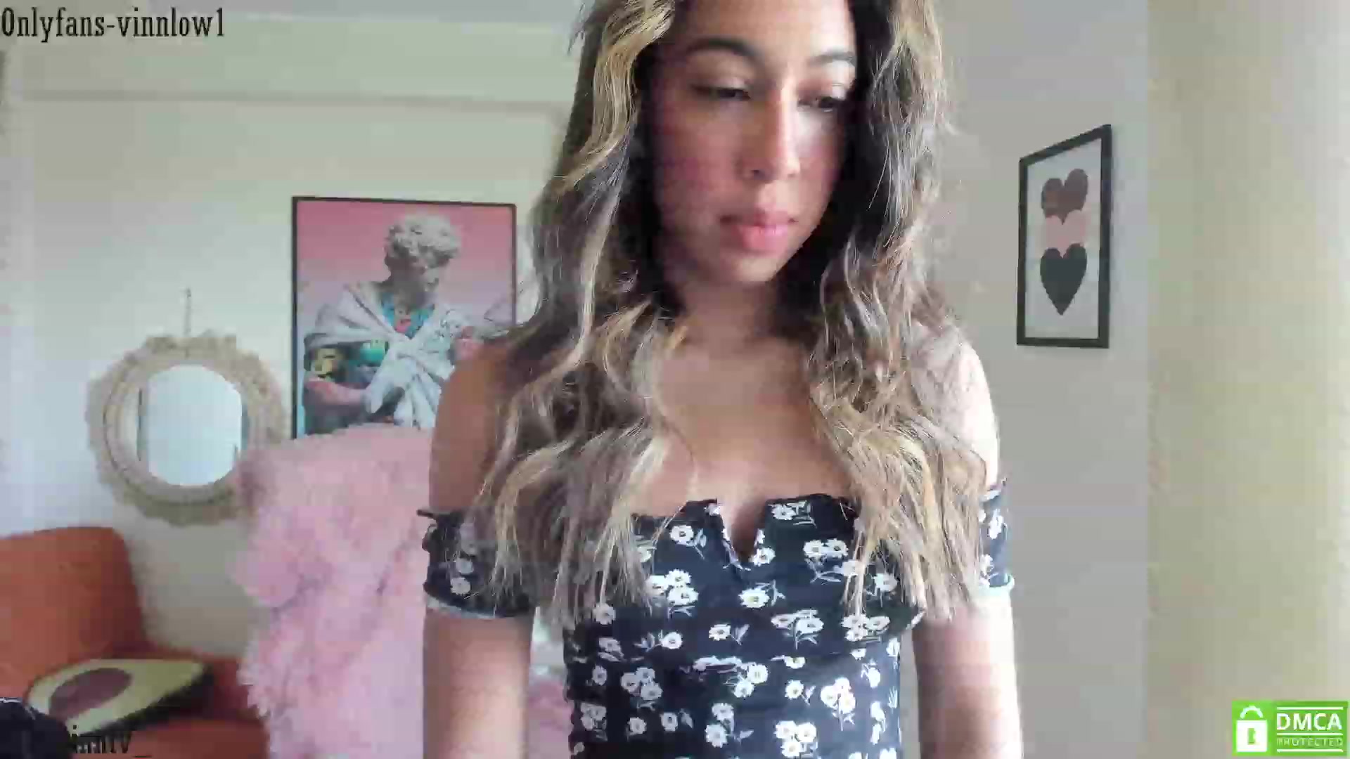 Gallery image thumbnail from Vinnlow's myfreecams stream on, 12/01/2023, 13:14 image 5 of 20