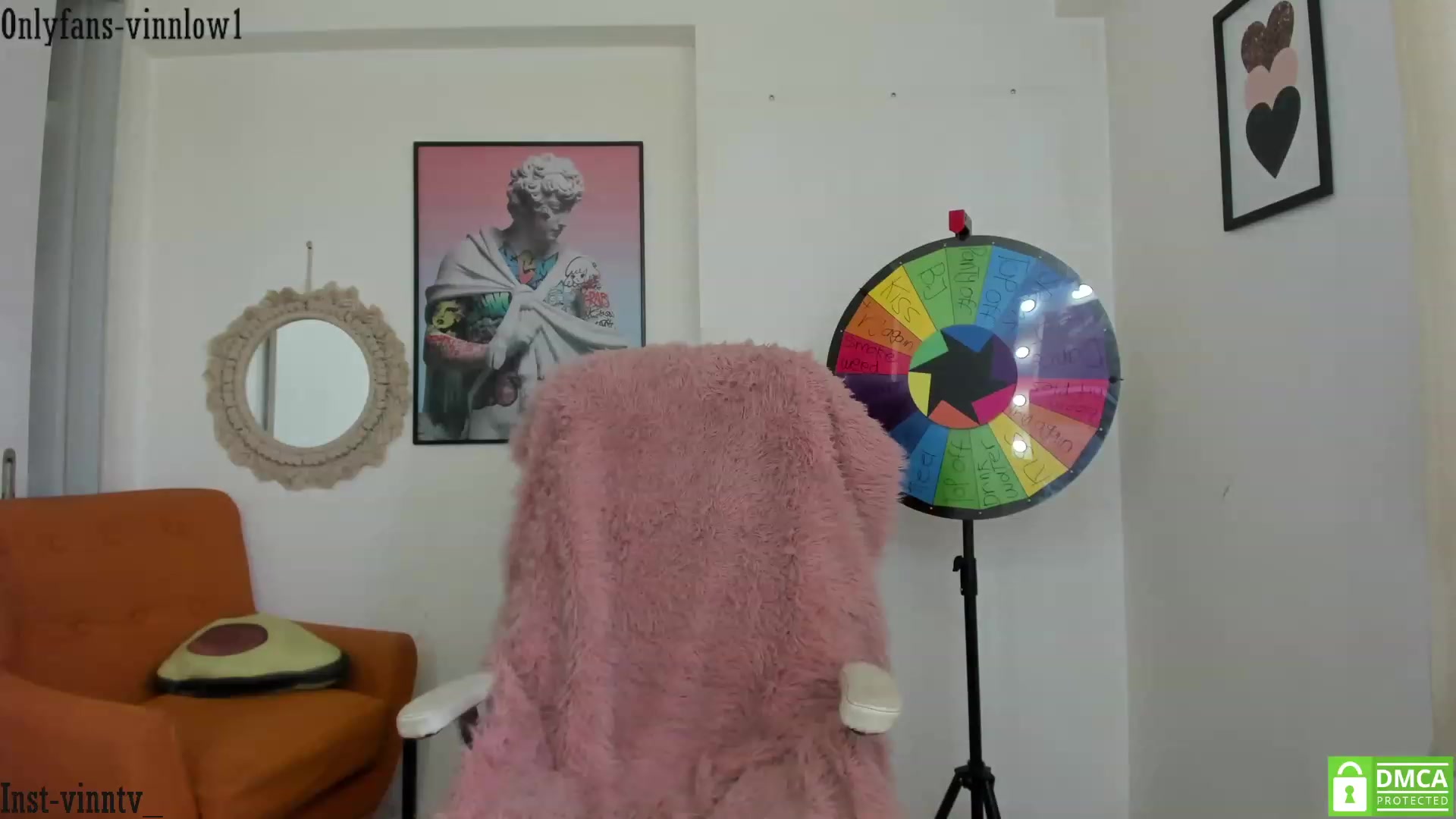 Gallery image thumbnail from Vinnlow's myfreecams stream on, 12/01/2023, 14:16 image 8 of 20
