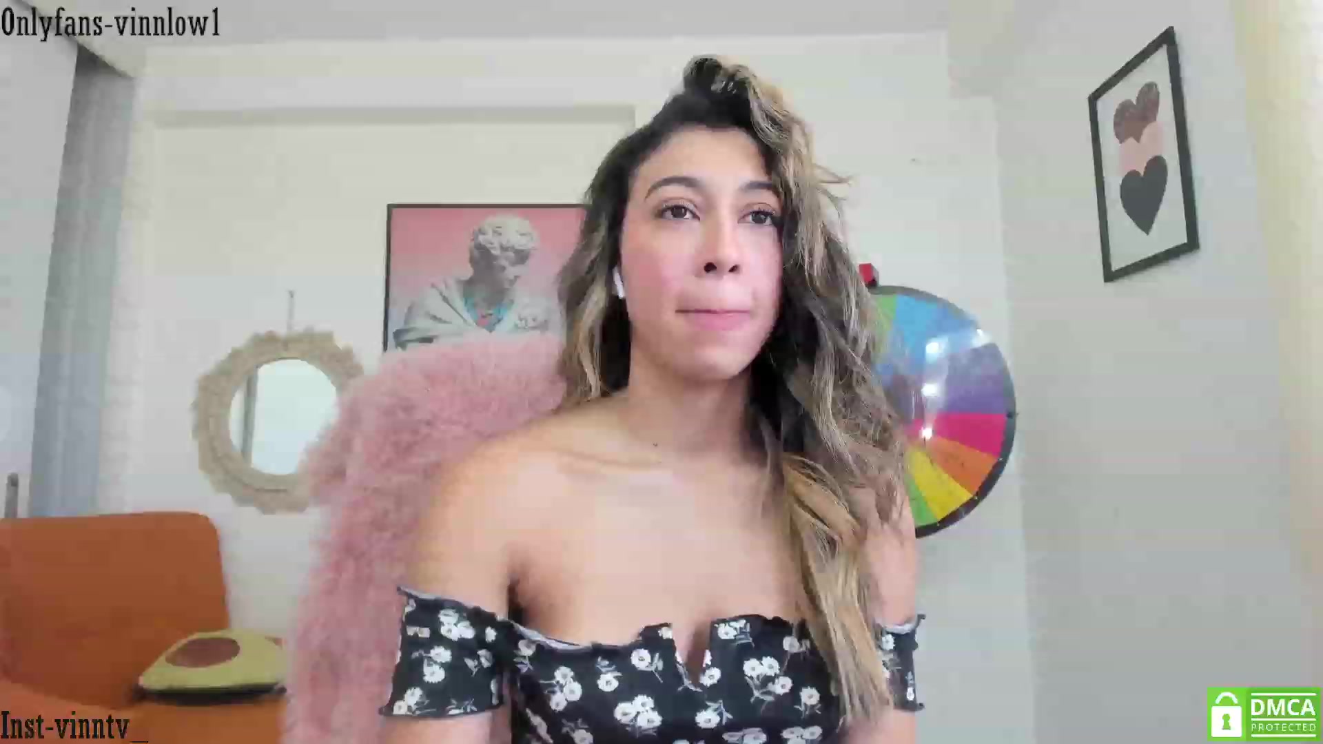 Gallery image thumbnail from Vinnlow's myfreecams stream on, 12/01/2023, 14:16 image 5 of 20