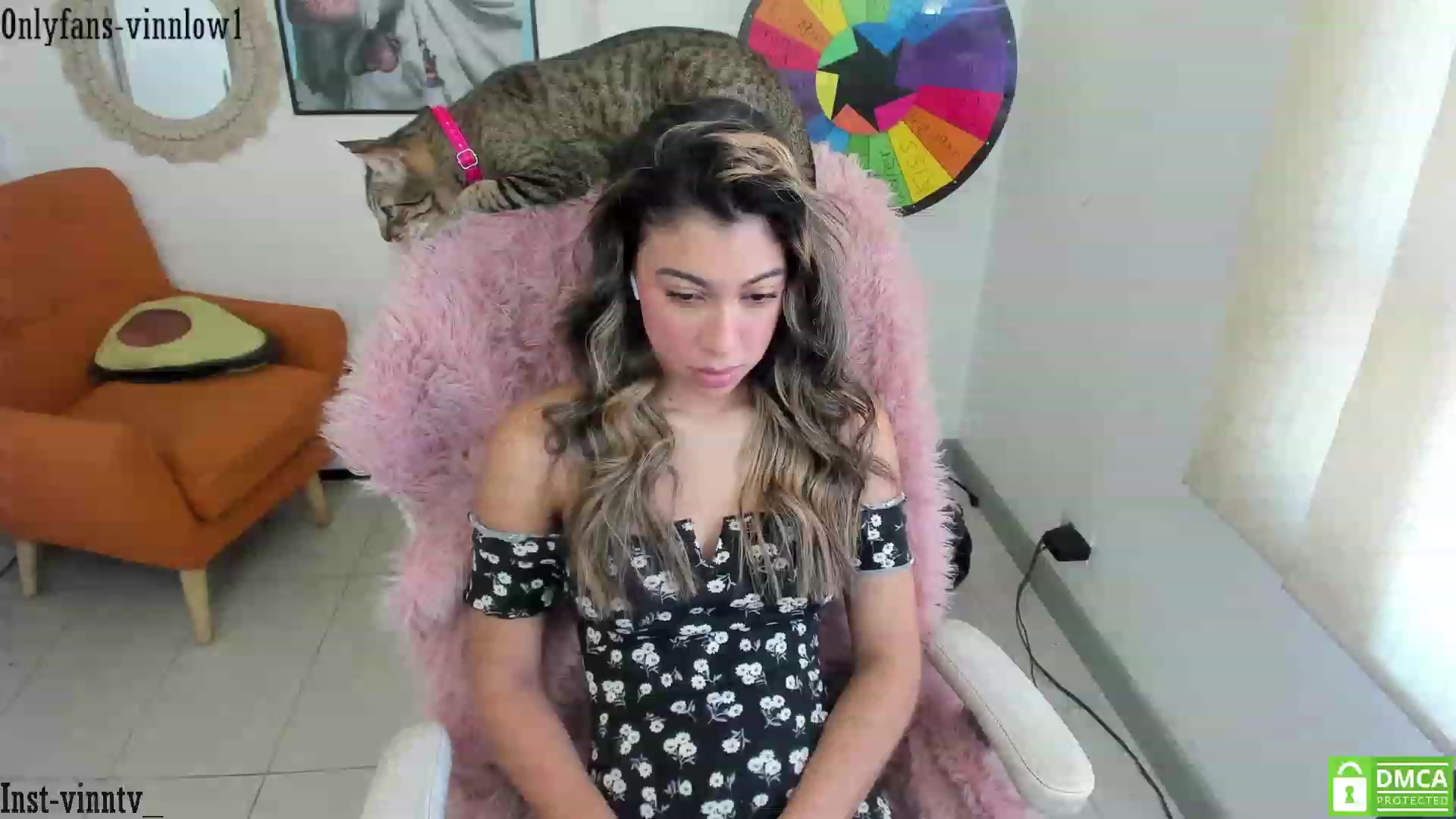Gallery image thumbnail from Vinnlow's myfreecams stream on, 12/01/2023, 14:16 image 1 of 20
