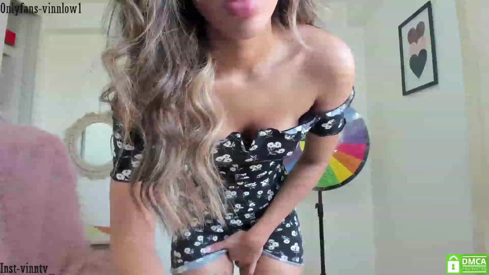 Gallery image thumbnail from Vinnlow's myfreecams stream on, 12/01/2023, 14:32 image 2 of 20