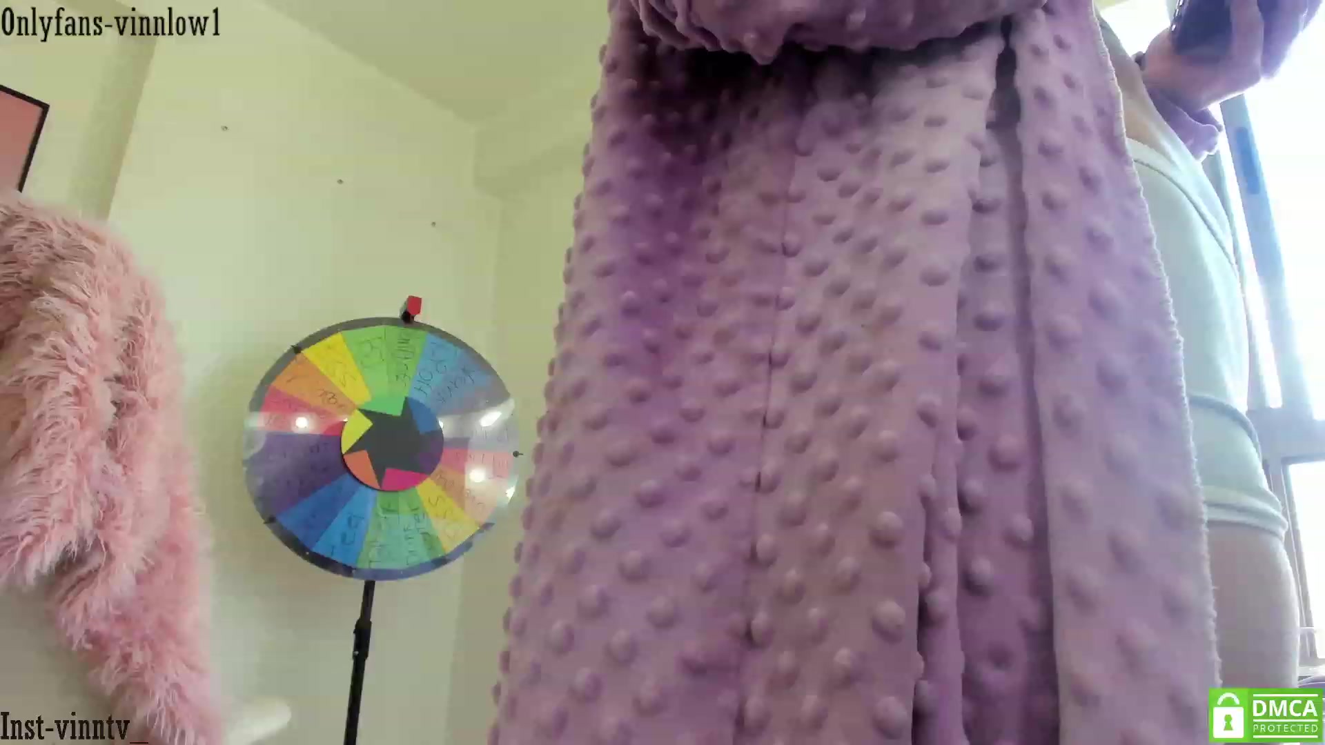 Gallery image thumbnail from Vinnlow's myfreecams stream on, 12/11/2023, 17:33 image 16 of 20