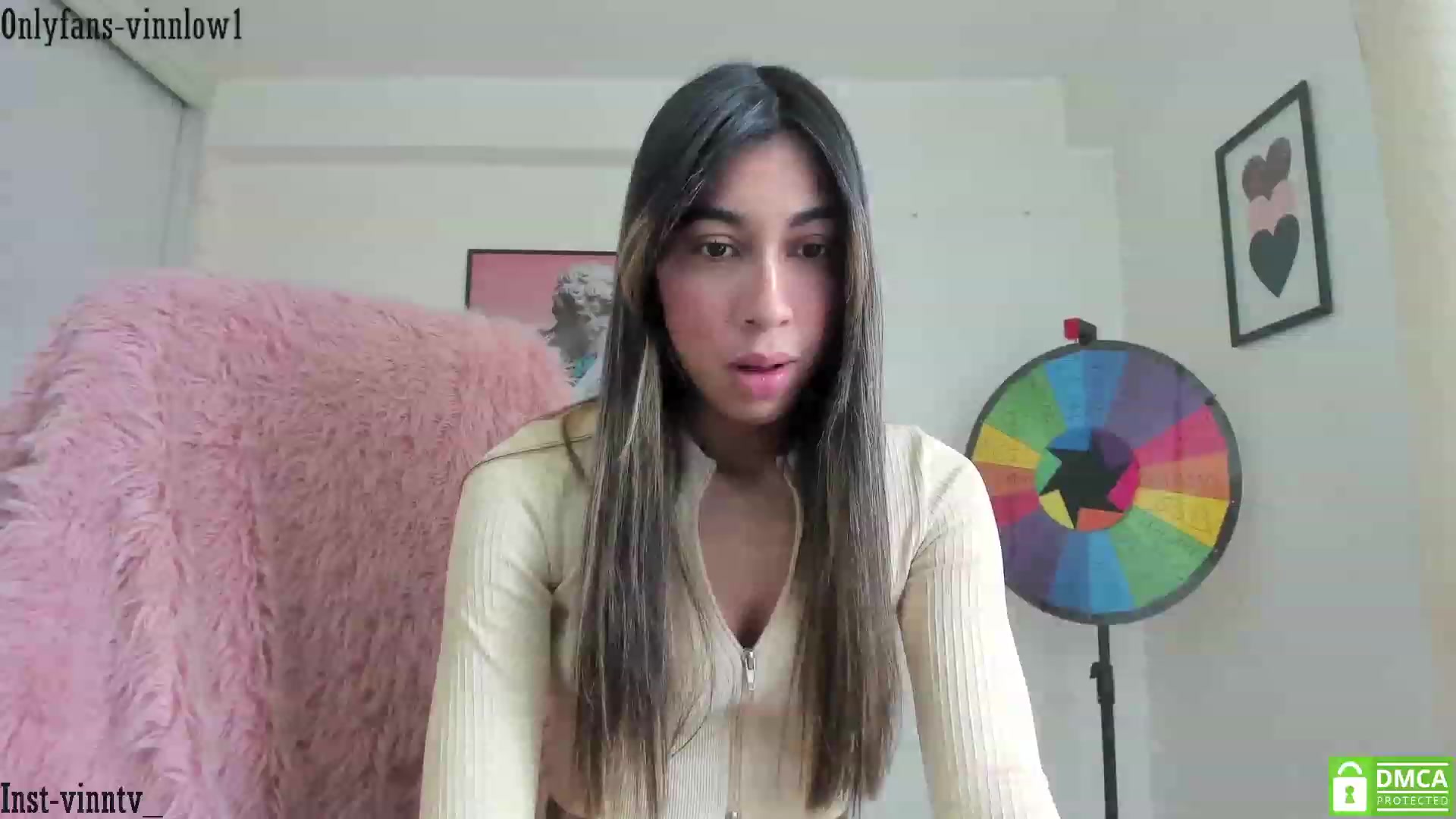 Gallery image thumbnail from Vinnlow's myfreecams stream on, 02/07/2024, 16:13 image 15 of 20