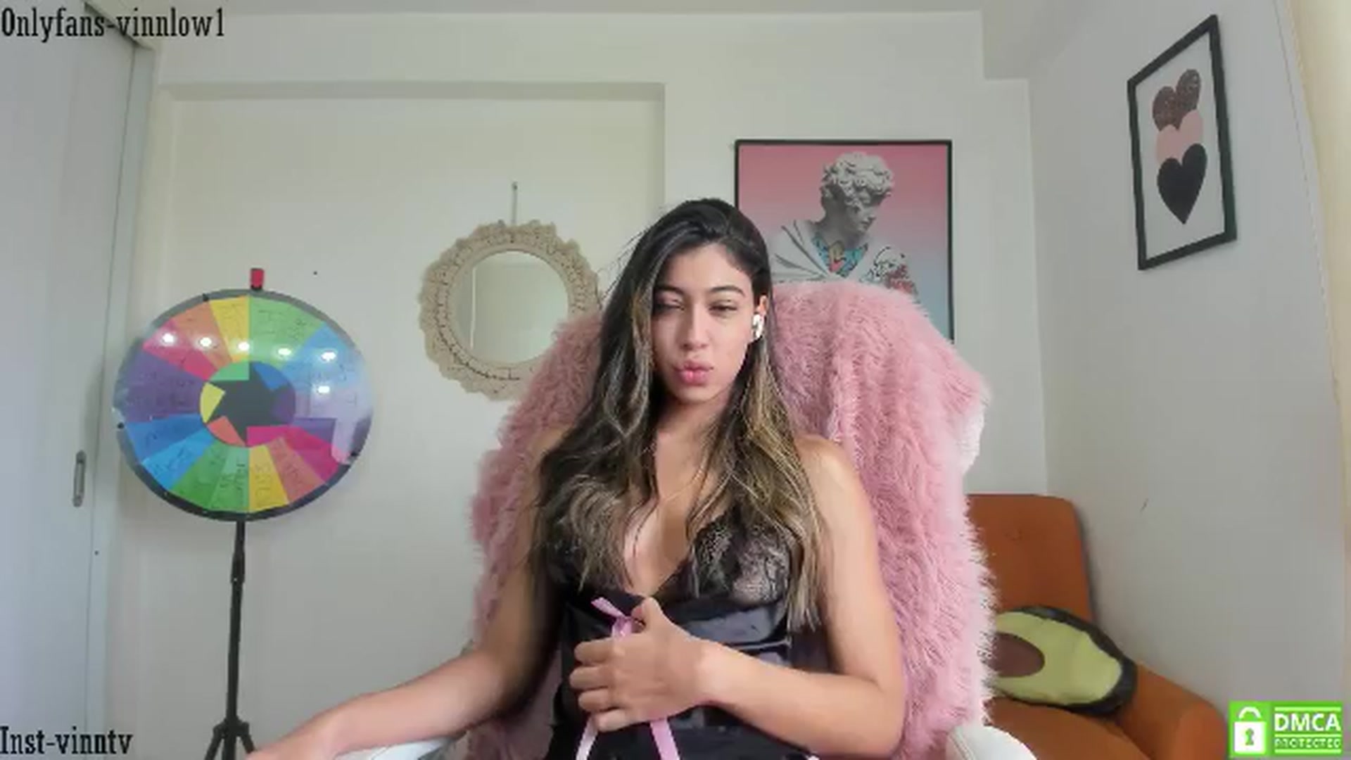 Gallery image thumbnail from Vinnlow's myfreecams stream on, 03/23/2024, 13:57 image 1 of 20