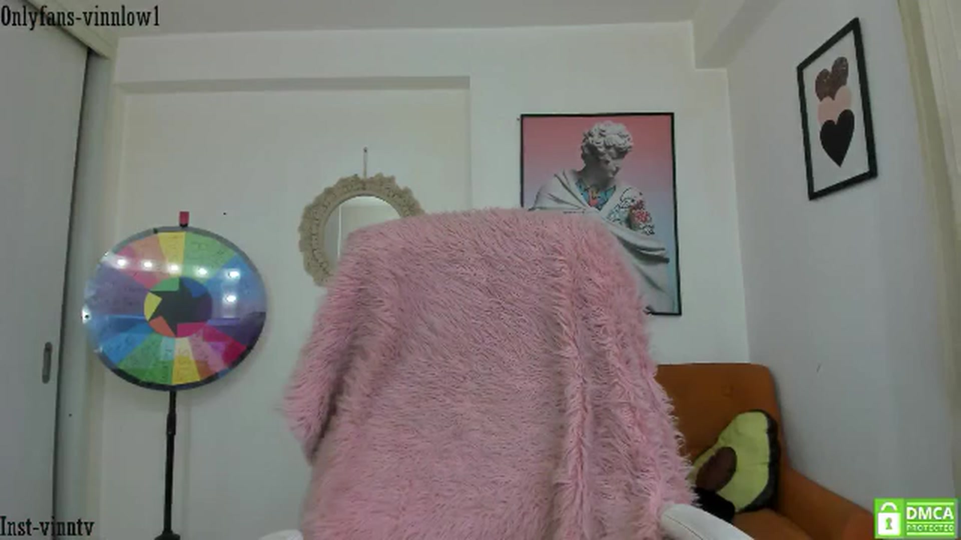 Gallery image thumbnail from Vinnlow's myfreecams stream on, 03/31/2024, 22:20 image 16 of 20