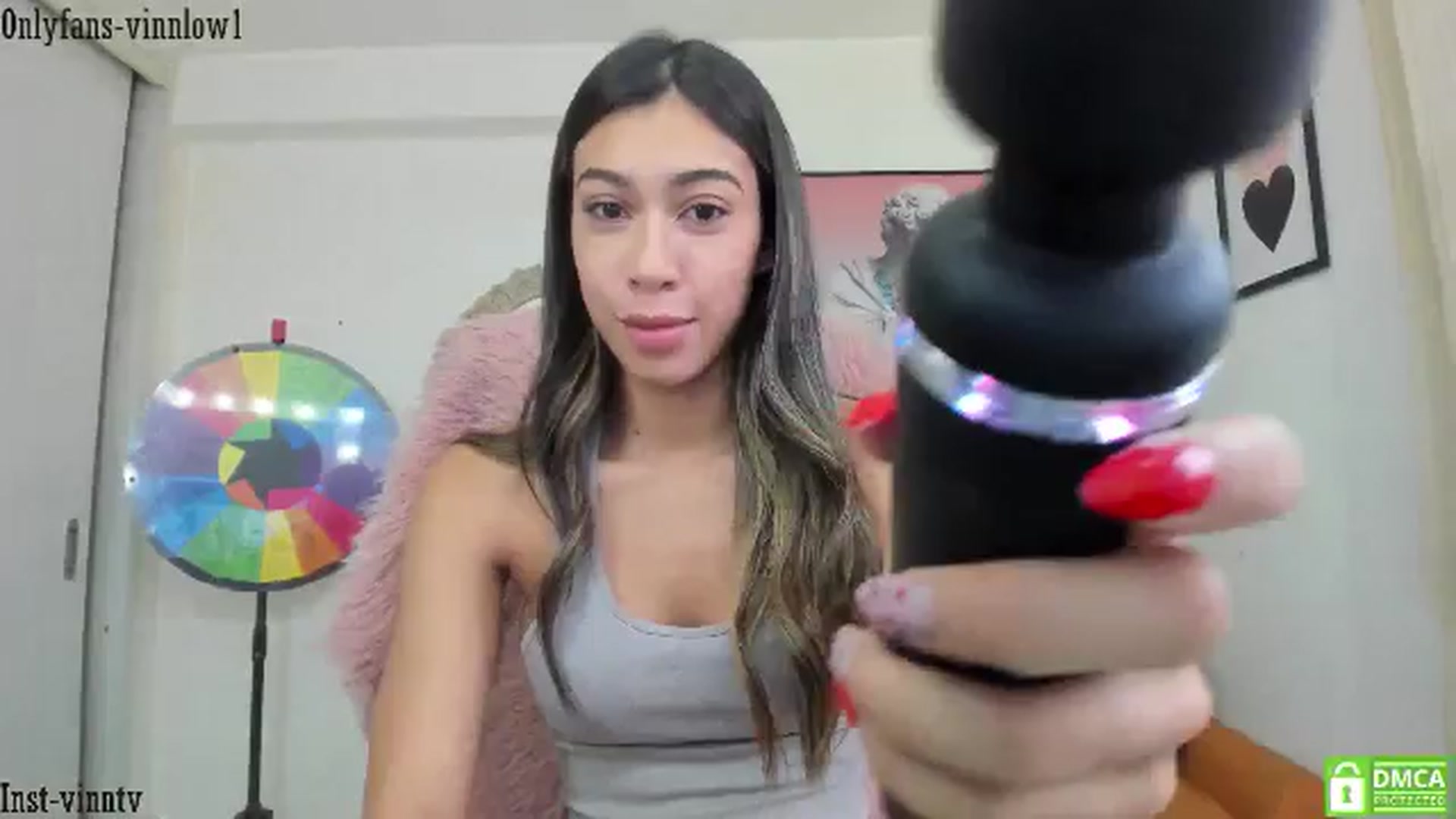 Gallery image thumbnail from Vinnlow's myfreecams stream on, 03/31/2024, 22:20 image 17 of 20