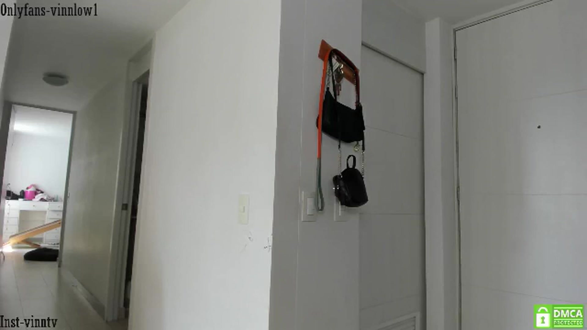 Gallery image thumbnail from Vinnlow's myfreecams stream on, 07/18/2024, 17:01 image 11 of 20