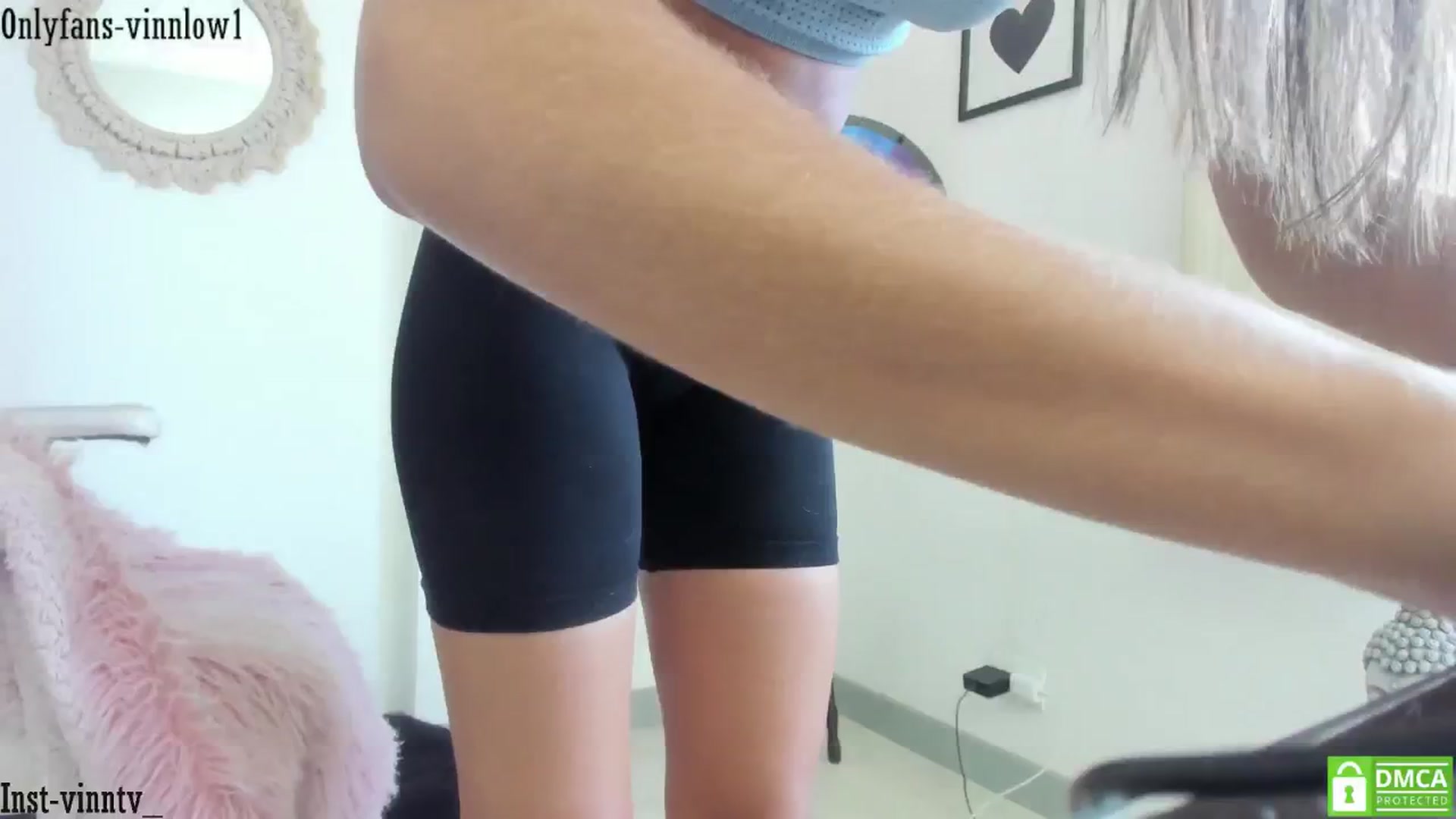 Gallery image thumbnail from Vinnlow's myfreecams stream on, 08/17/2024, 21:41 image 17 of 20